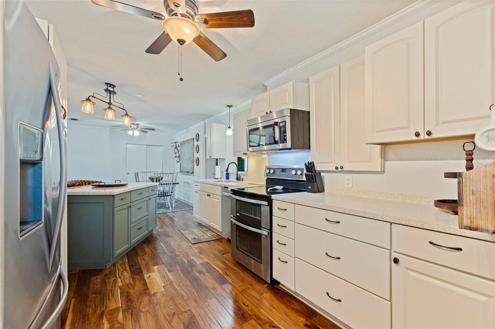 Image 11 of 42 For 280 38th Avenue Se