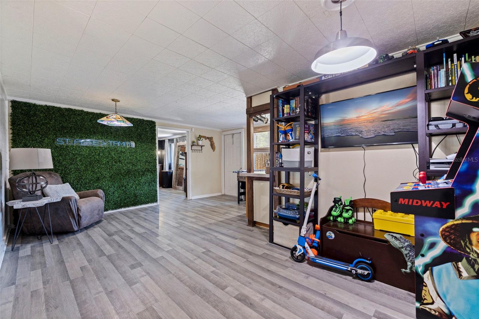 Image 15 of 42 For 280 38th Avenue Se