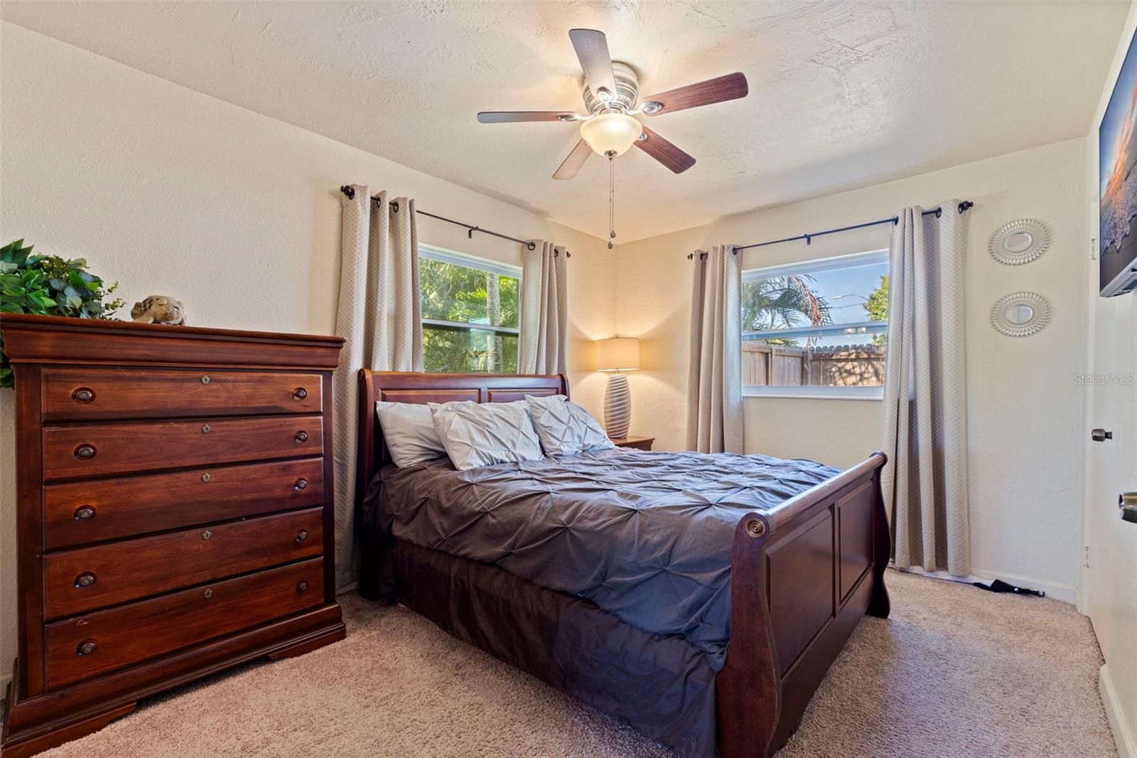 Image 23 of 42 For 280 38th Avenue Se