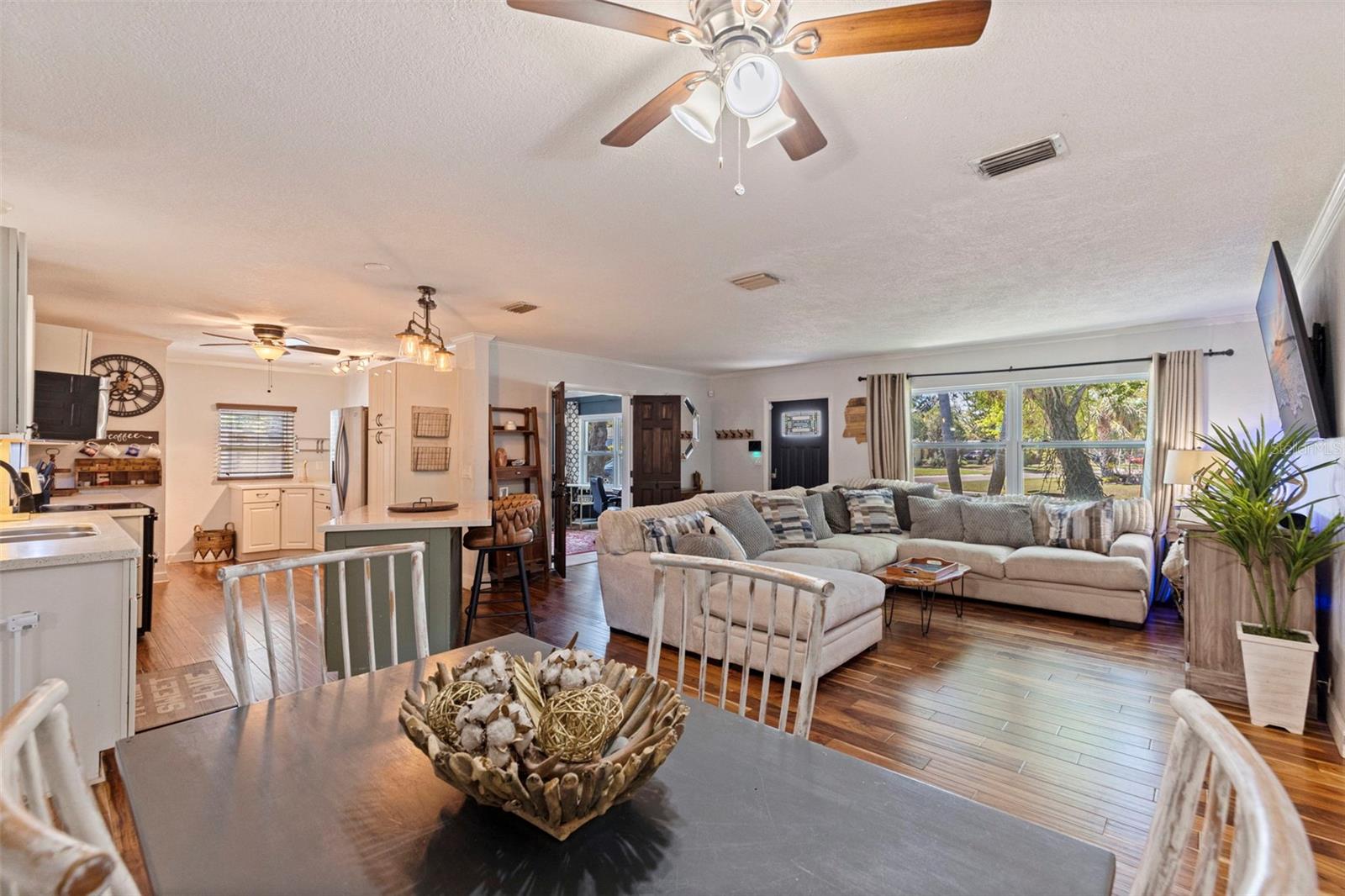 Image 9 of 42 For 280 38th Avenue Se