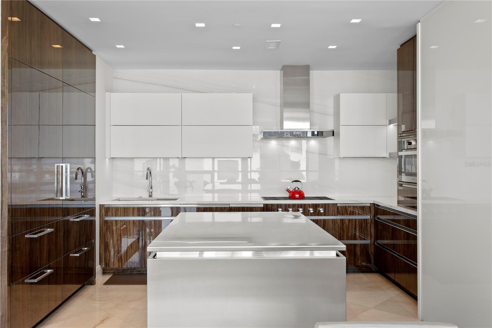 Listing photo id 21 for 450 Knights Run Avenue 1801