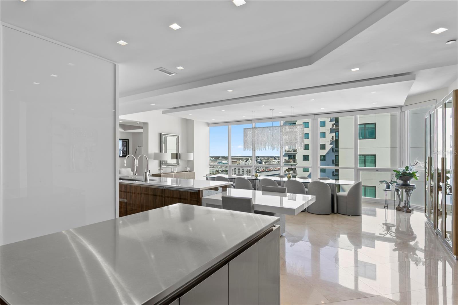 Listing photo id 24 for 450 Knights Run Avenue 1801