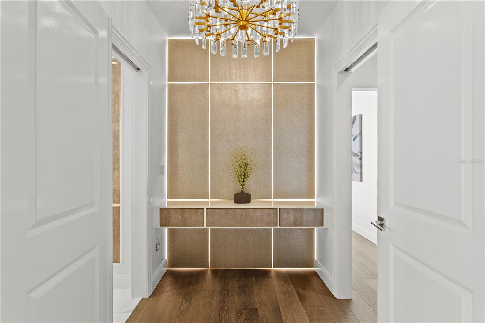 Listing photo id 29 for 450 Knights Run Avenue 1801