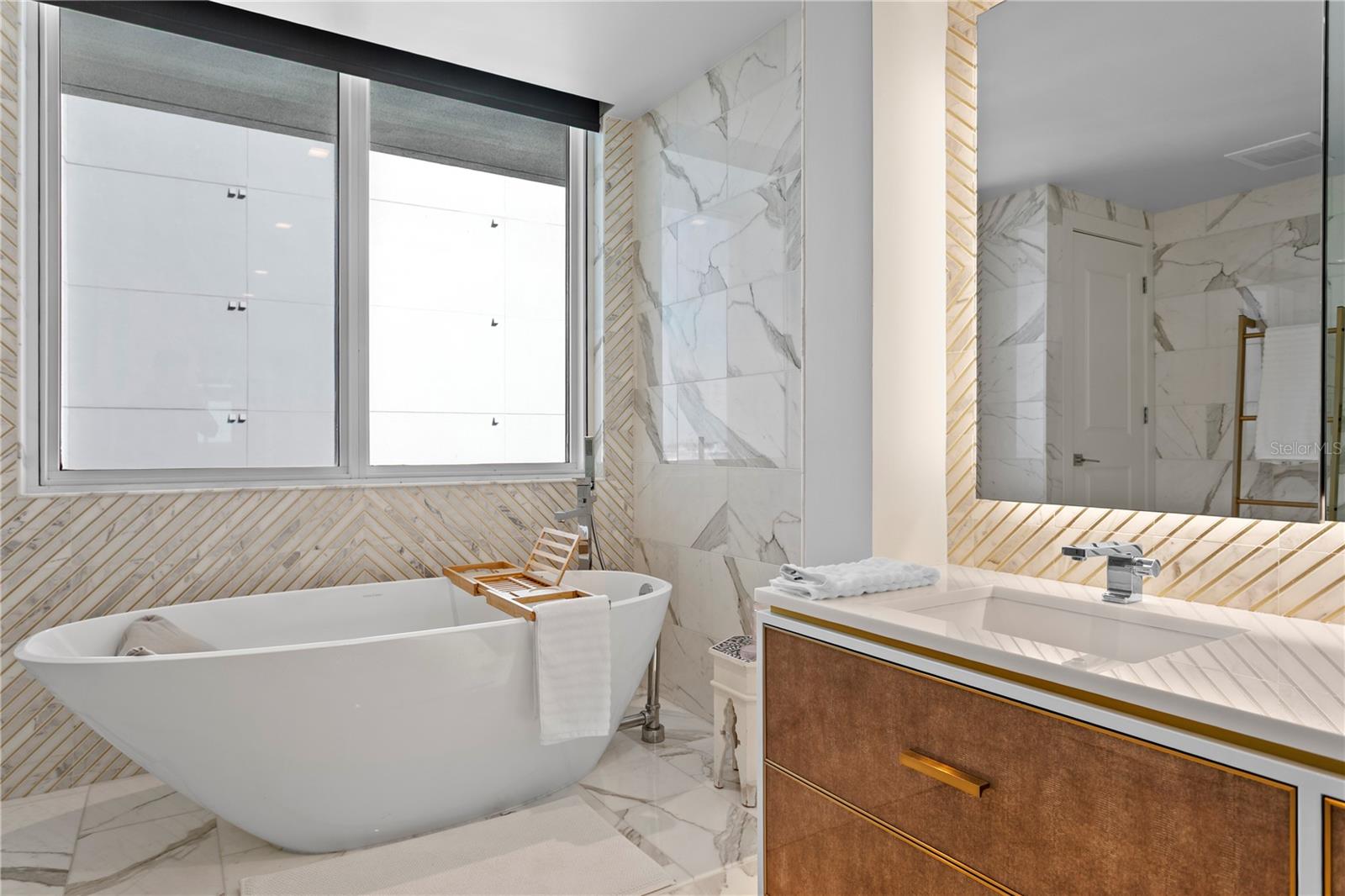 Listing photo id 32 for 450 Knights Run Avenue 1801