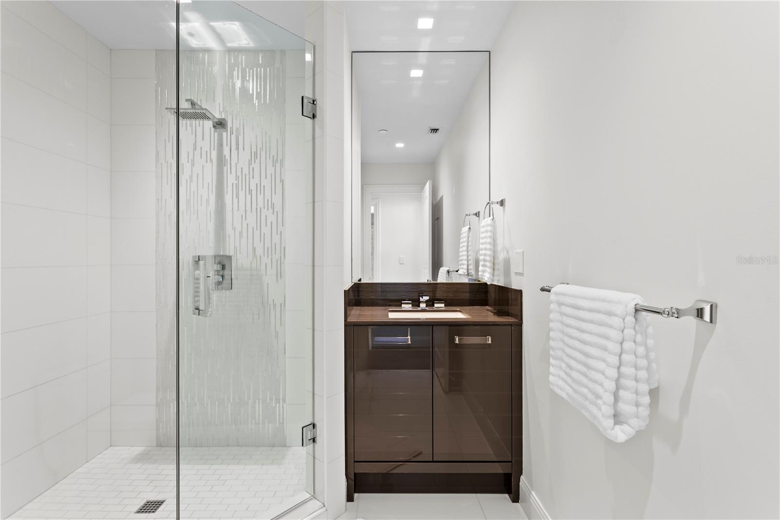 Listing photo id 45 for 450 Knights Run Avenue 1801