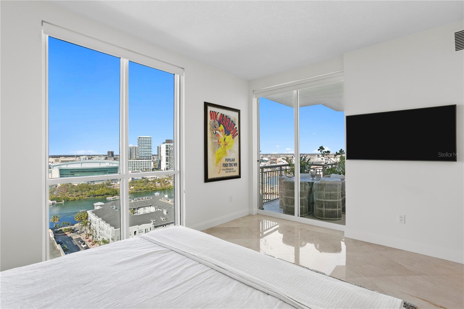 Listing photo id 48 for 450 Knights Run Avenue 1801