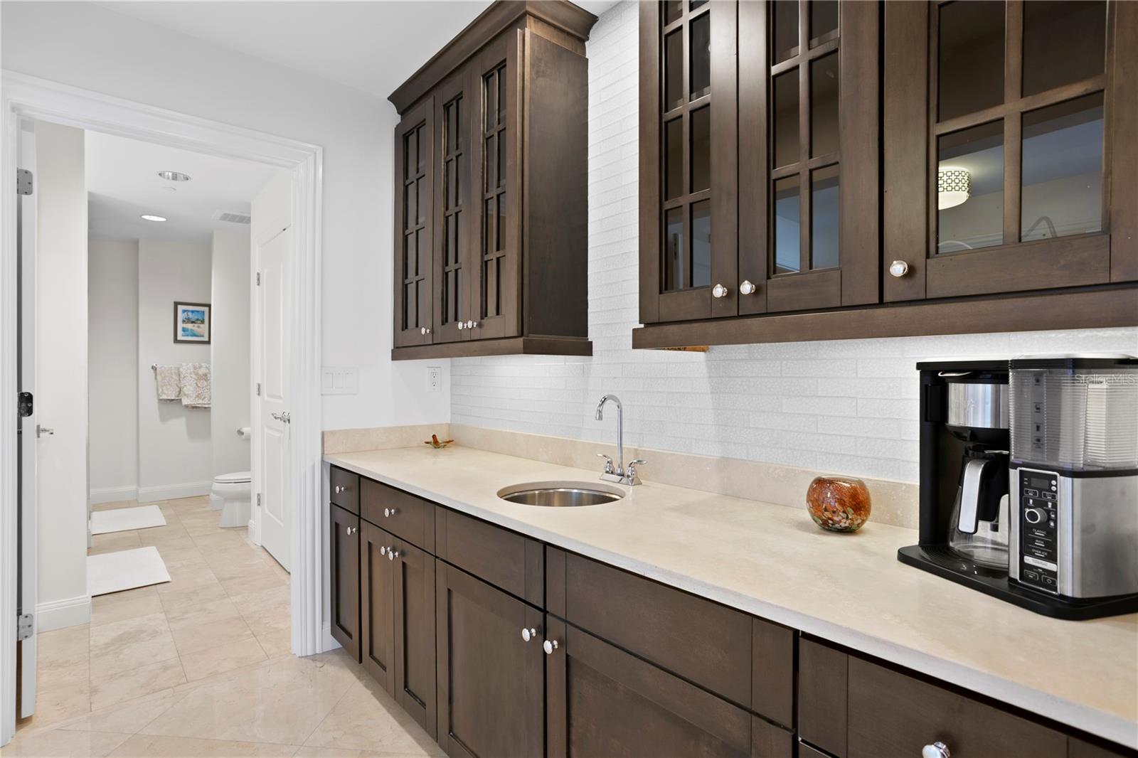 Listing photo id 50 for 450 Knights Run Avenue 1801