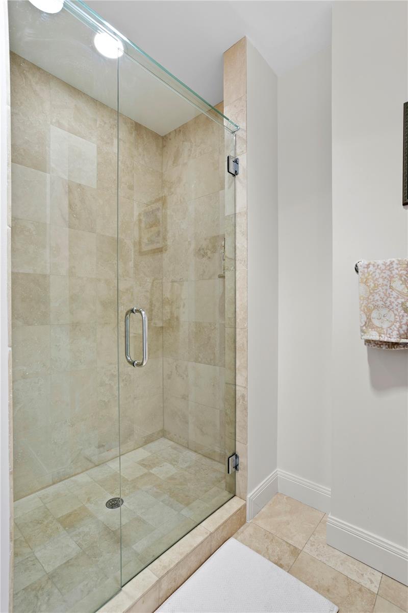 Listing photo id 52 for 450 Knights Run Avenue 1801