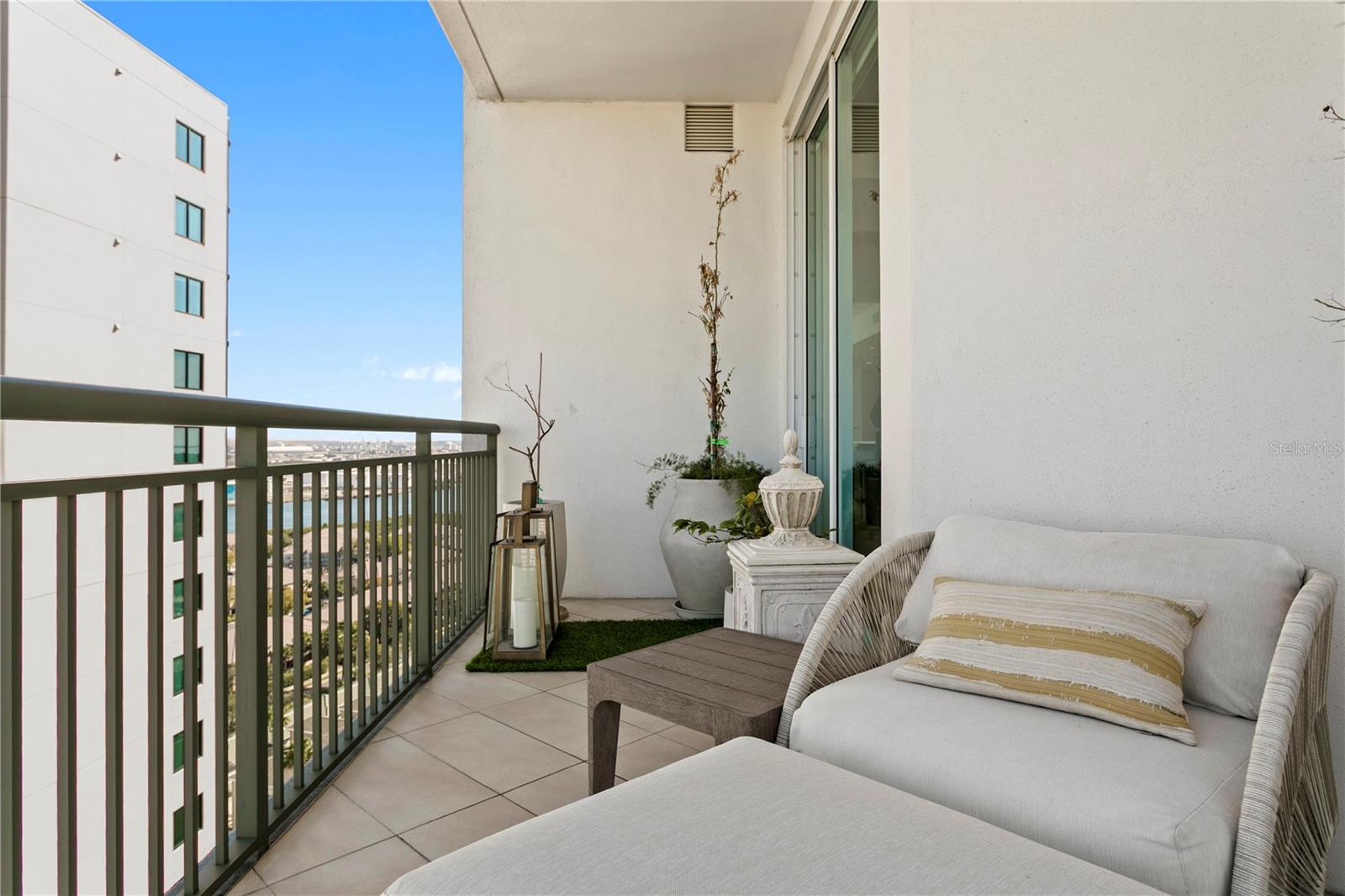 Listing photo id 57 for 450 Knights Run Avenue 1801