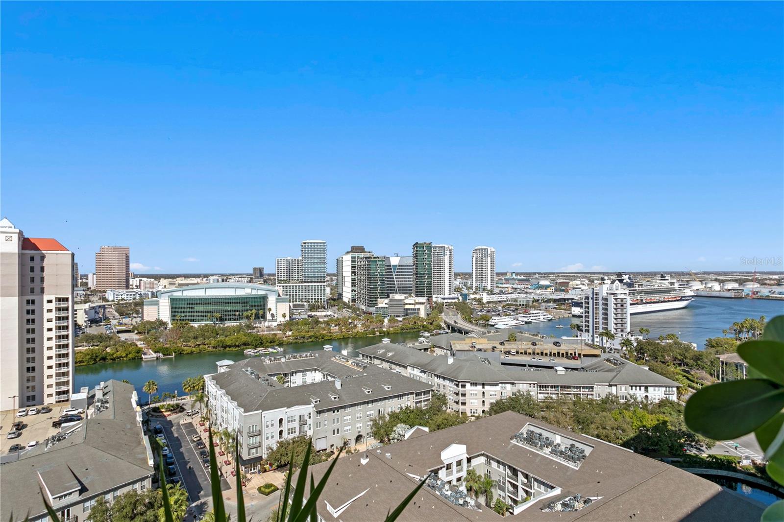 Listing photo id 58 for 450 Knights Run Avenue 1801