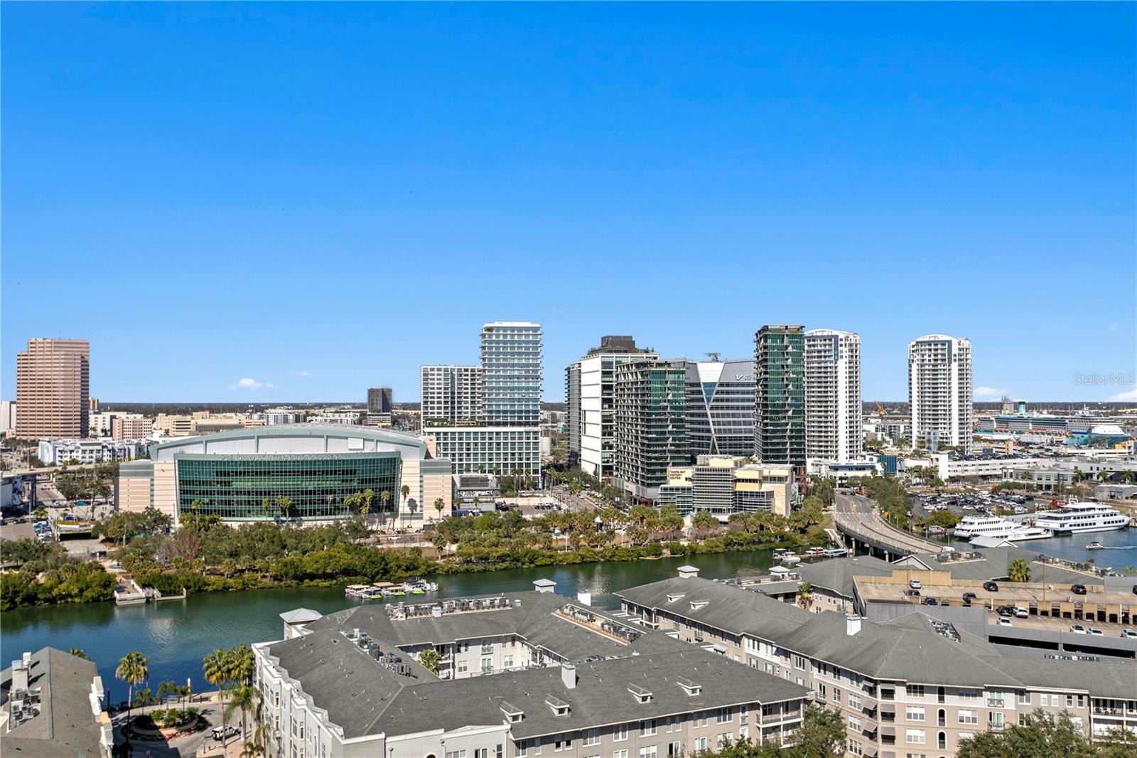 Listing photo id 59 for 450 Knights Run Avenue 1801