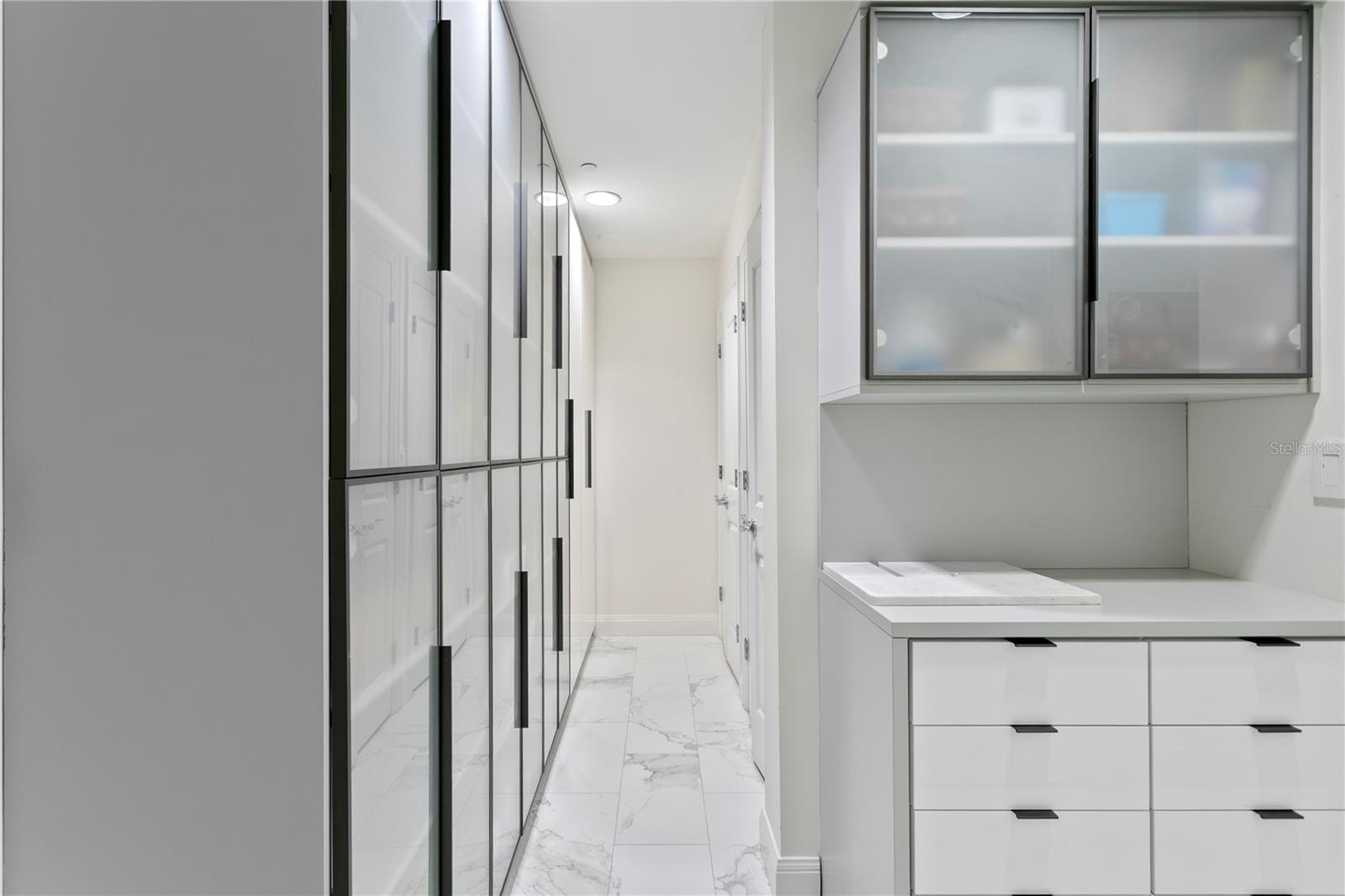 Listing photo id 64 for 450 Knights Run Avenue 1801