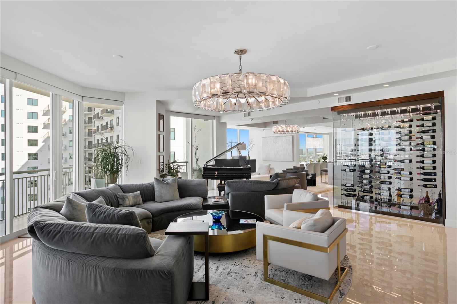 Listing photo id 5 for 450 Knights Run Avenue 1801