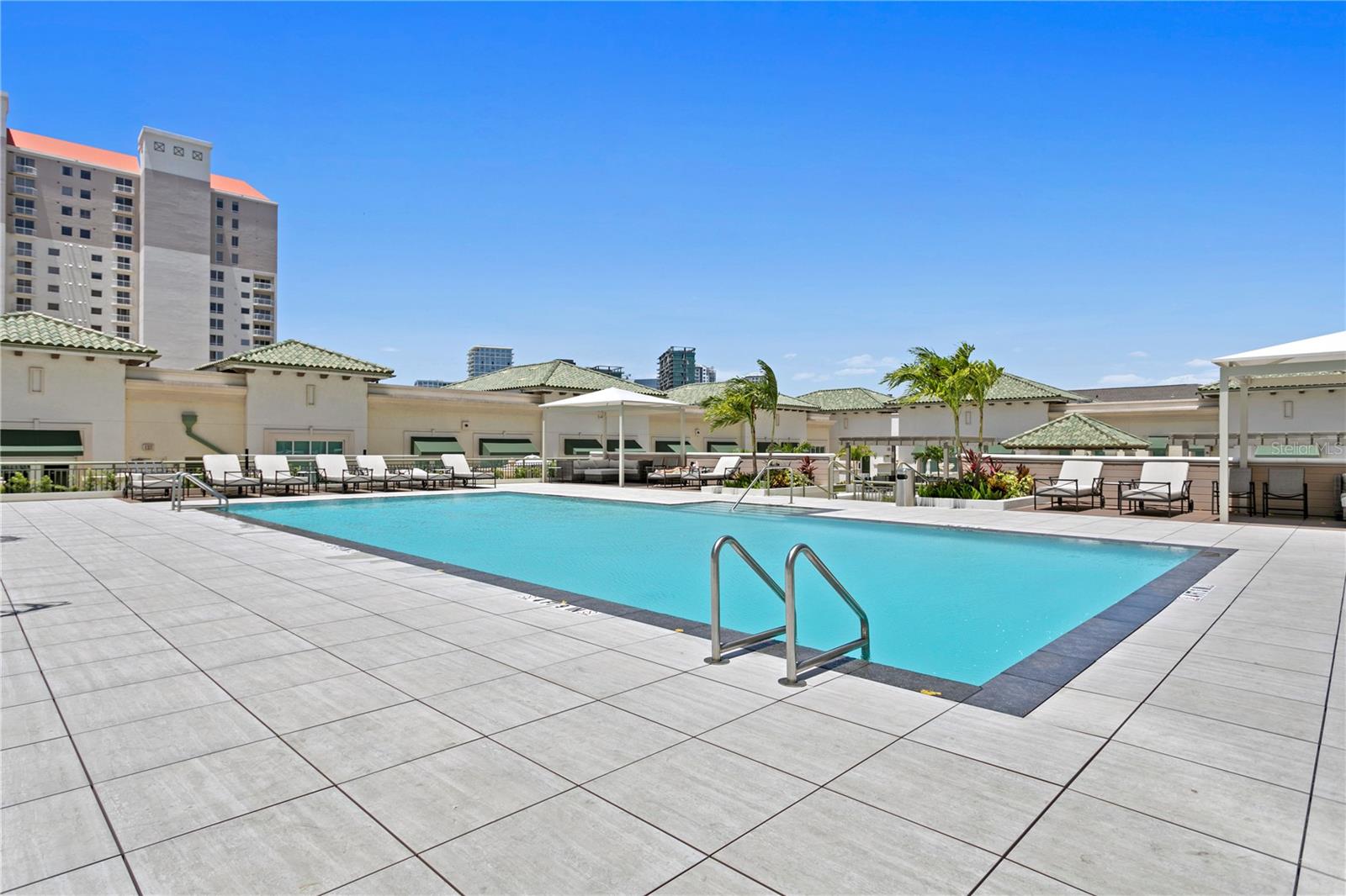 Listing photo id 69 for 450 Knights Run Avenue 1801