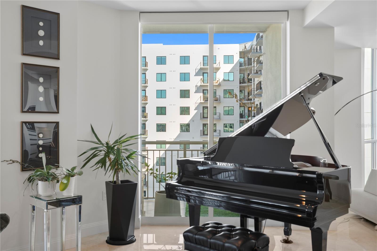 Listing photo id 6 for 450 Knights Run Avenue 1801