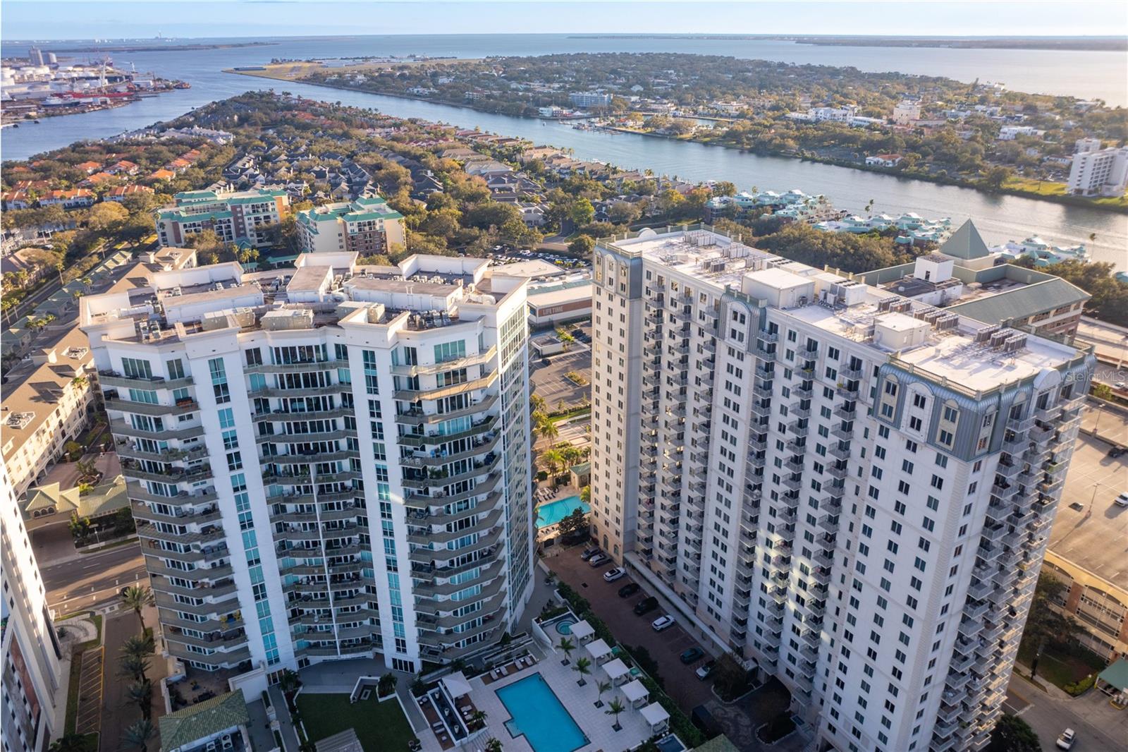 Listing photo id 79 for 450 Knights Run Avenue 1801