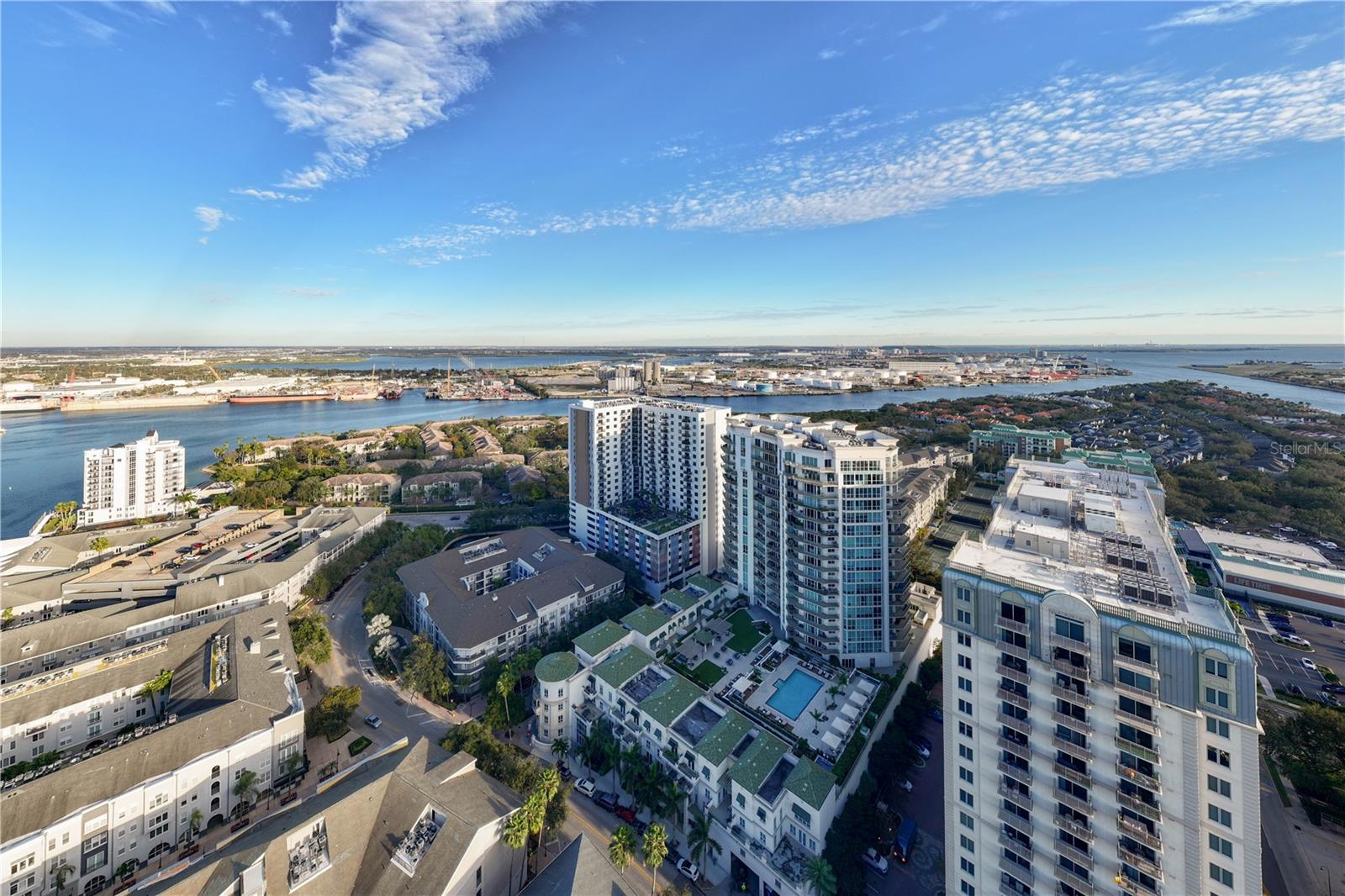 Listing photo id 81 for 450 Knights Run Avenue 1801