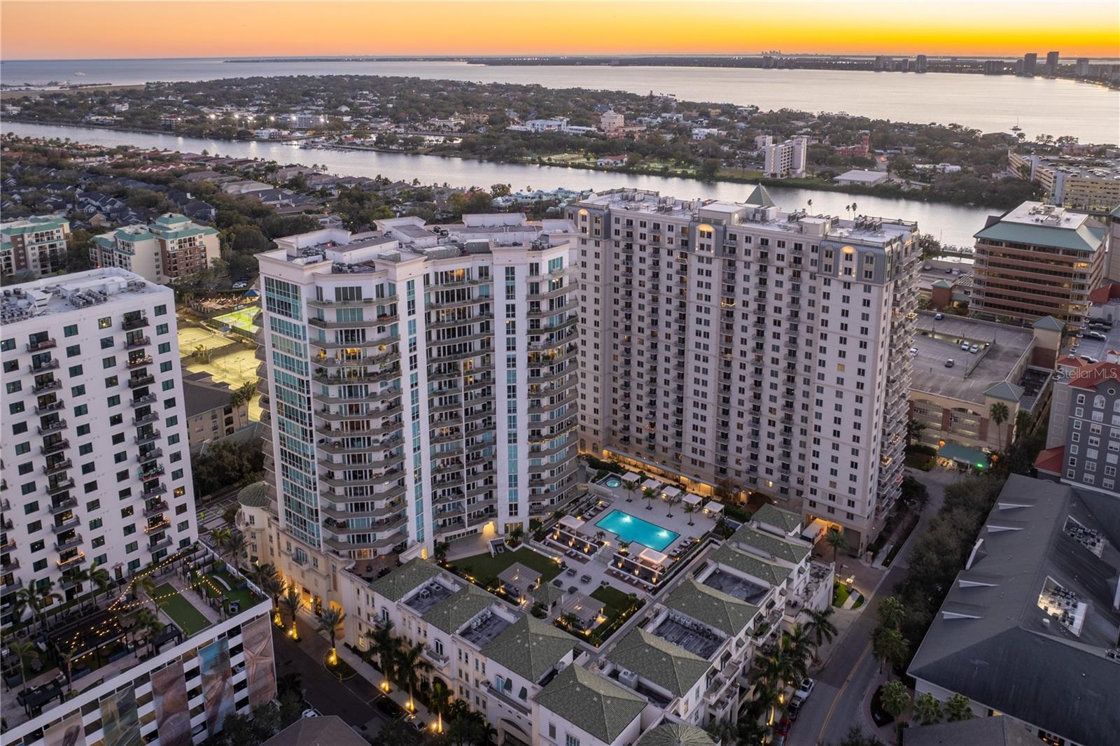 Listing photo id 84 for 450 Knights Run Avenue 1801