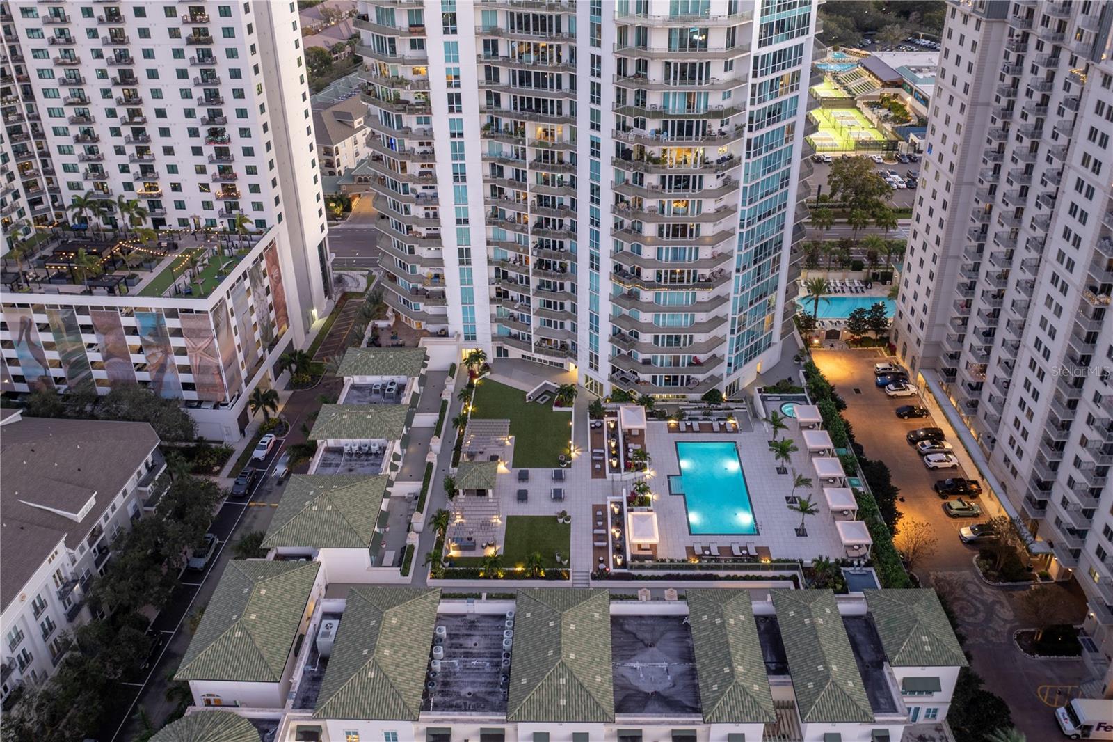 Listing photo id 85 for 450 Knights Run Avenue 1801