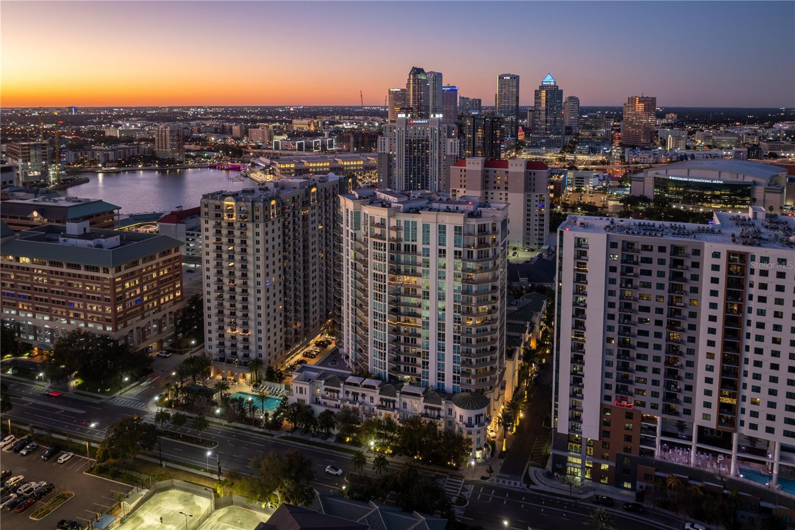 Listing photo id 88 for 450 Knights Run Avenue 1801