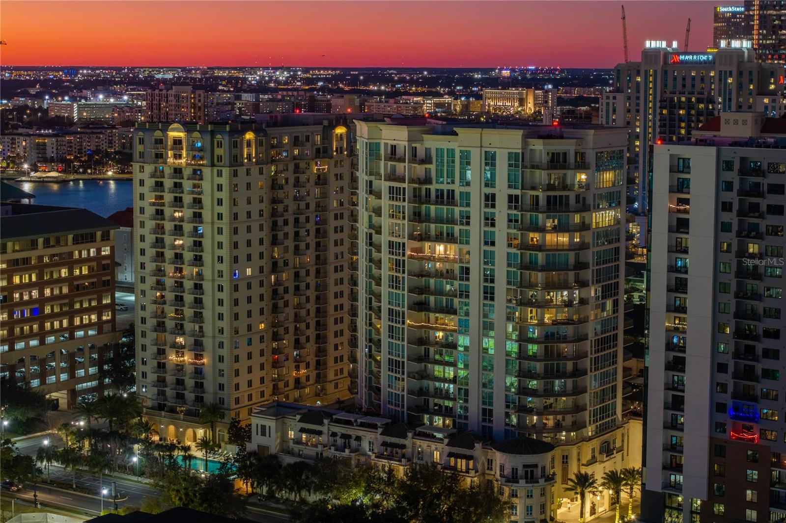 Listing photo id 95 for 450 Knights Run Avenue 1801