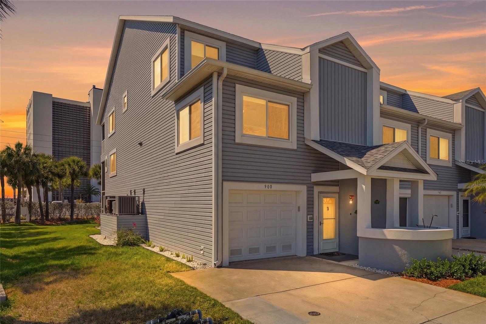 Image 2 of 55 For 900 Harbour House Drive