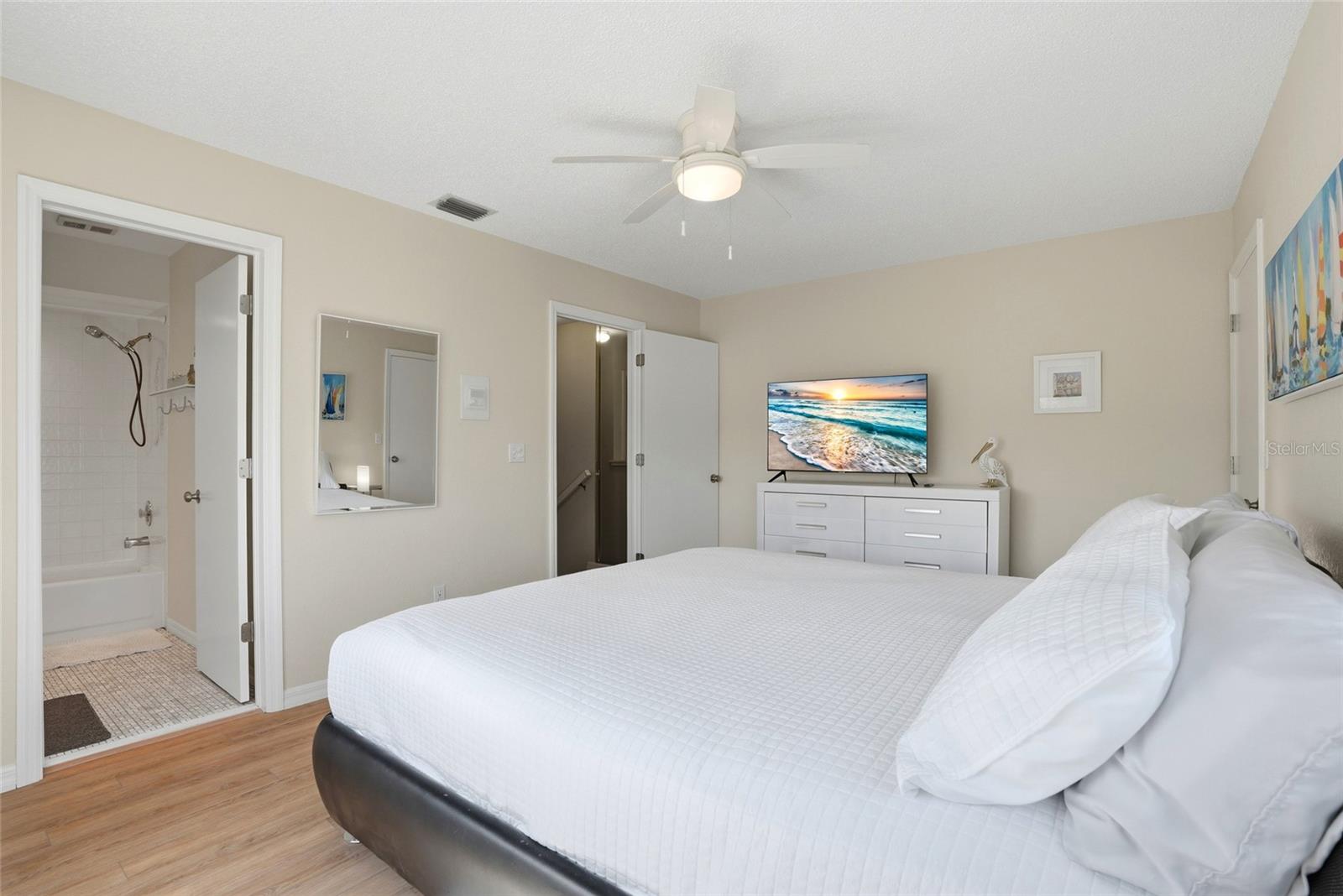 Image 27 of 55 For 900 Harbour House Drive