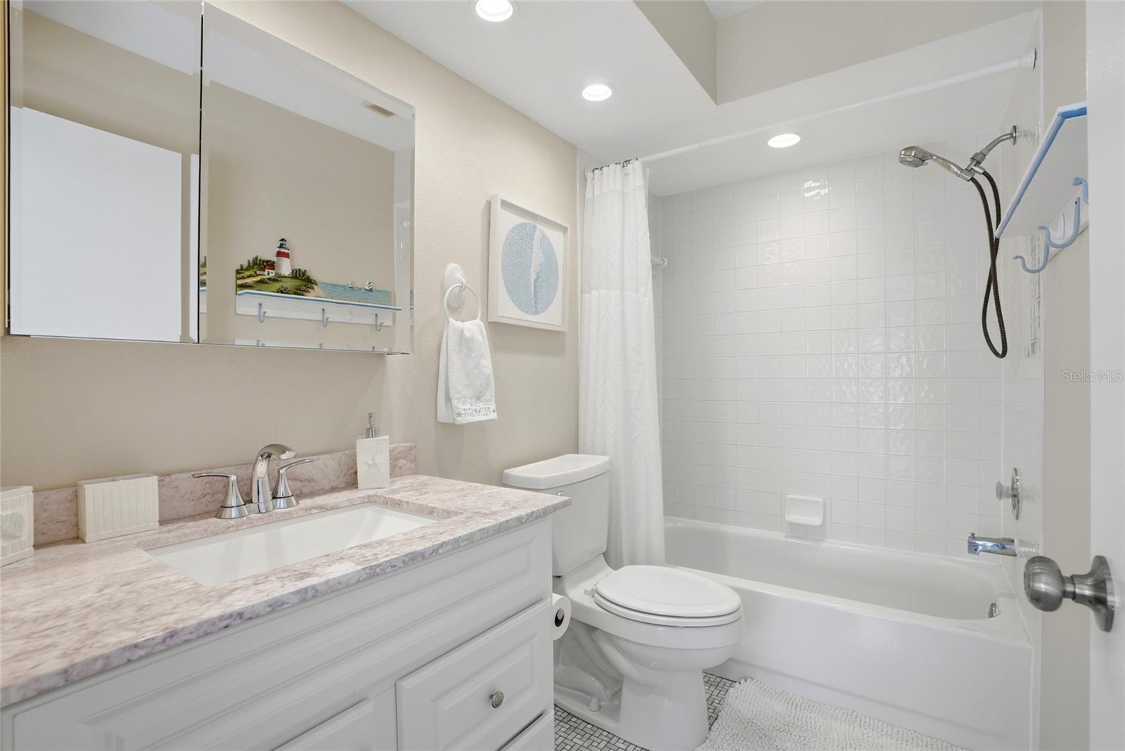 Image 28 of 55 For 900 Harbour House Drive