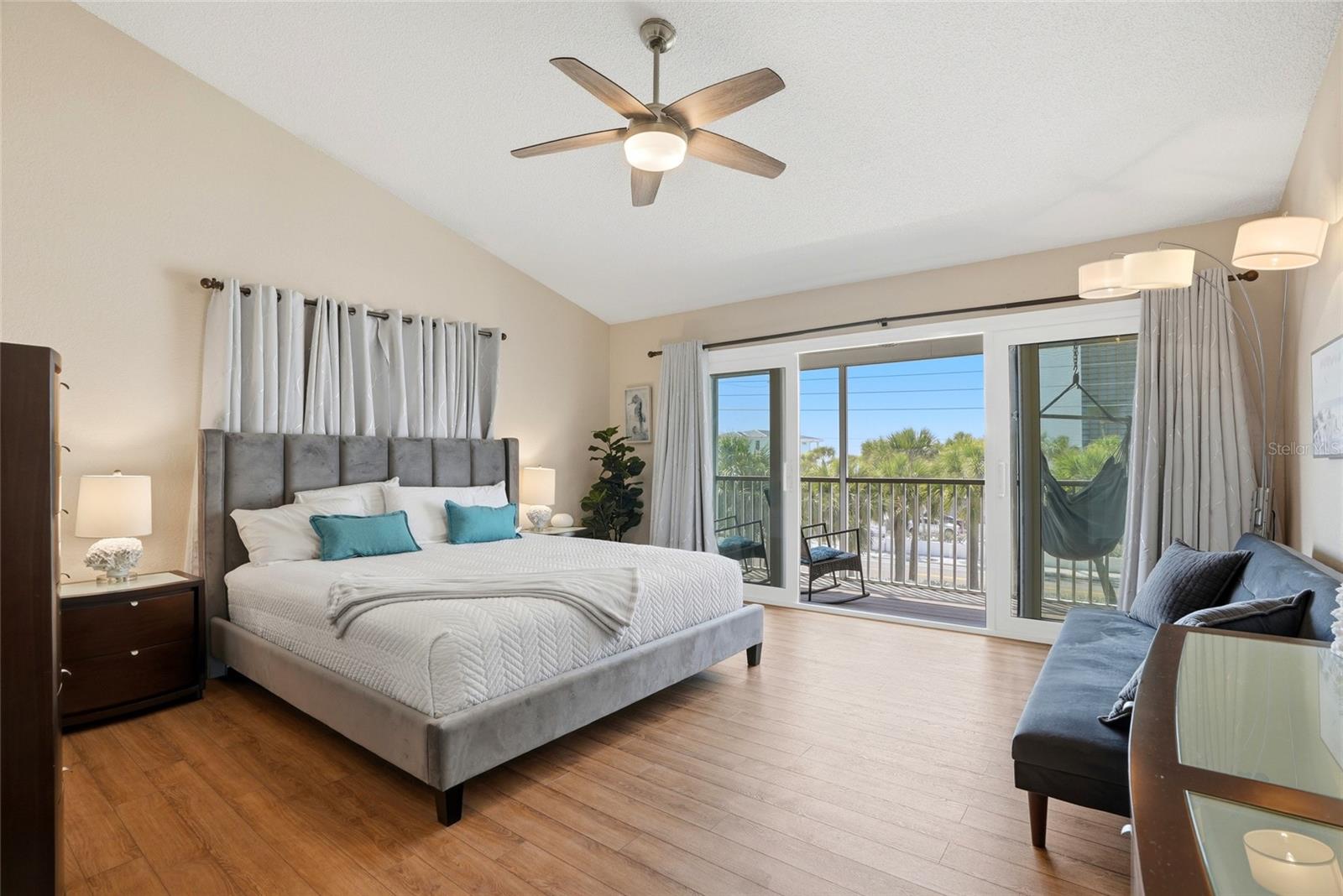 Image 30 of 55 For 900 Harbour House Drive