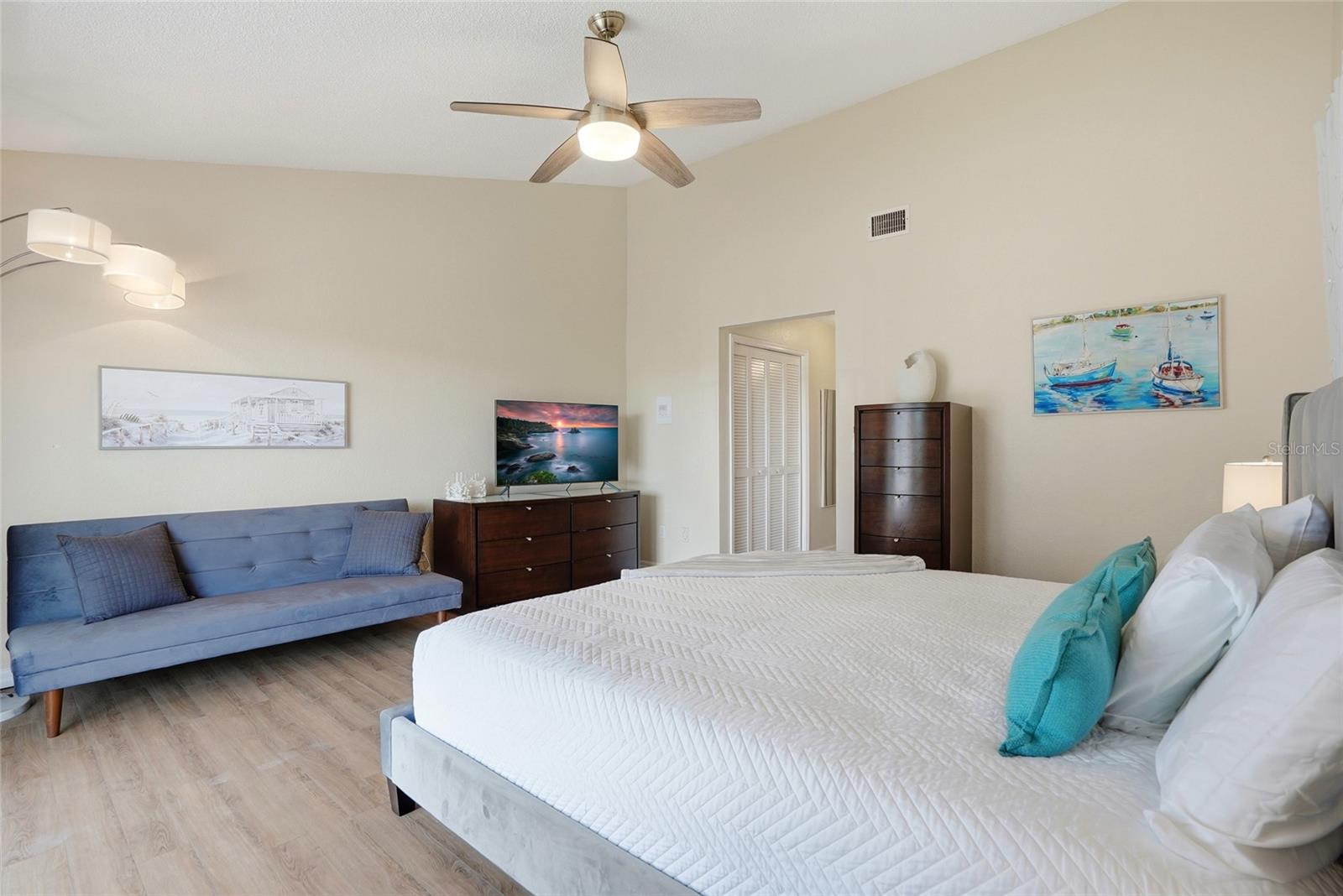 Image 32 of 55 For 900 Harbour House Drive