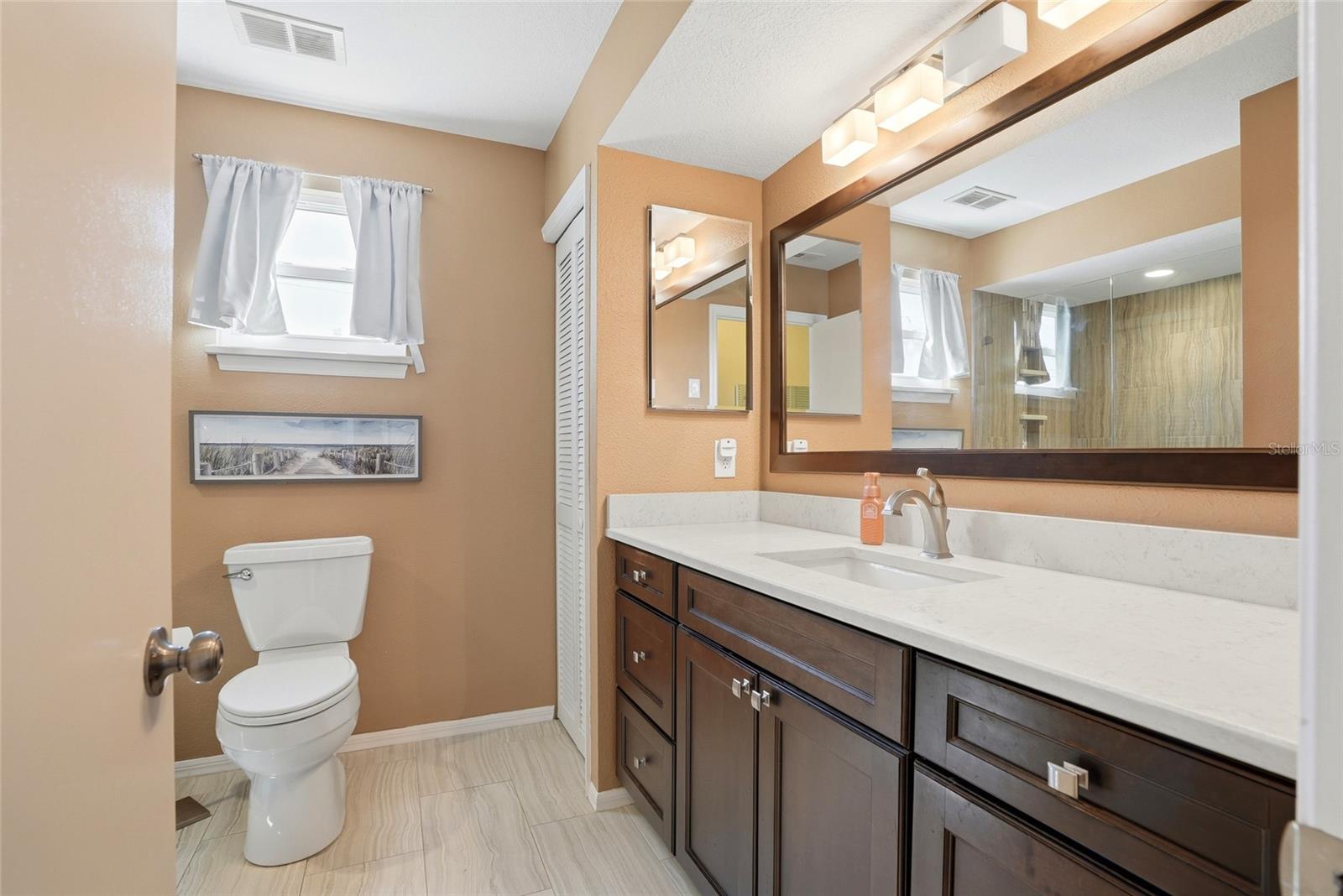 Image 33 of 55 For 900 Harbour House Drive