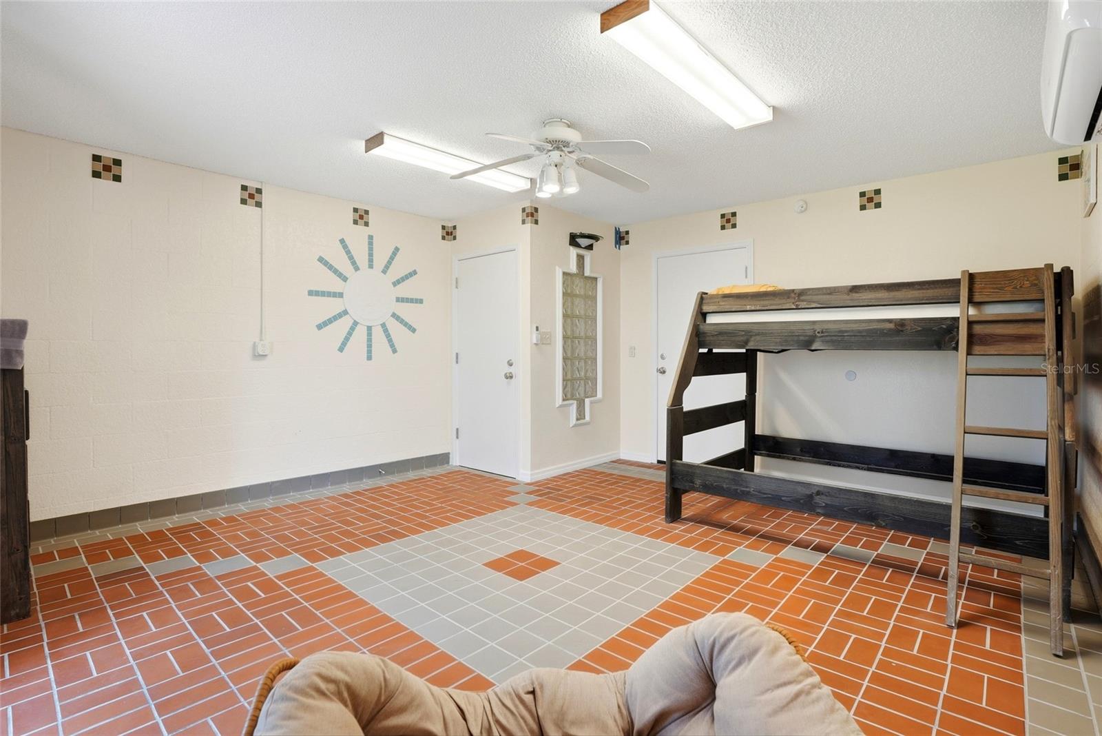 Image 42 of 55 For 900 Harbour House Drive