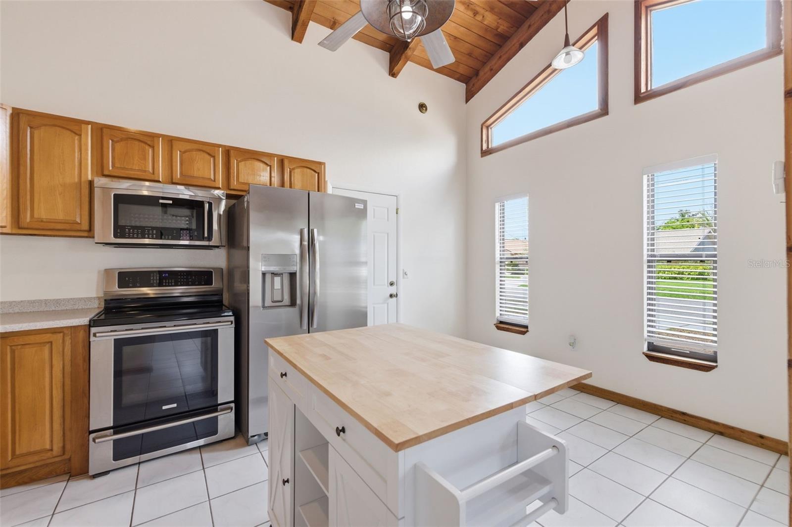 Image 7 of 24 For 6440 68th Avenue N