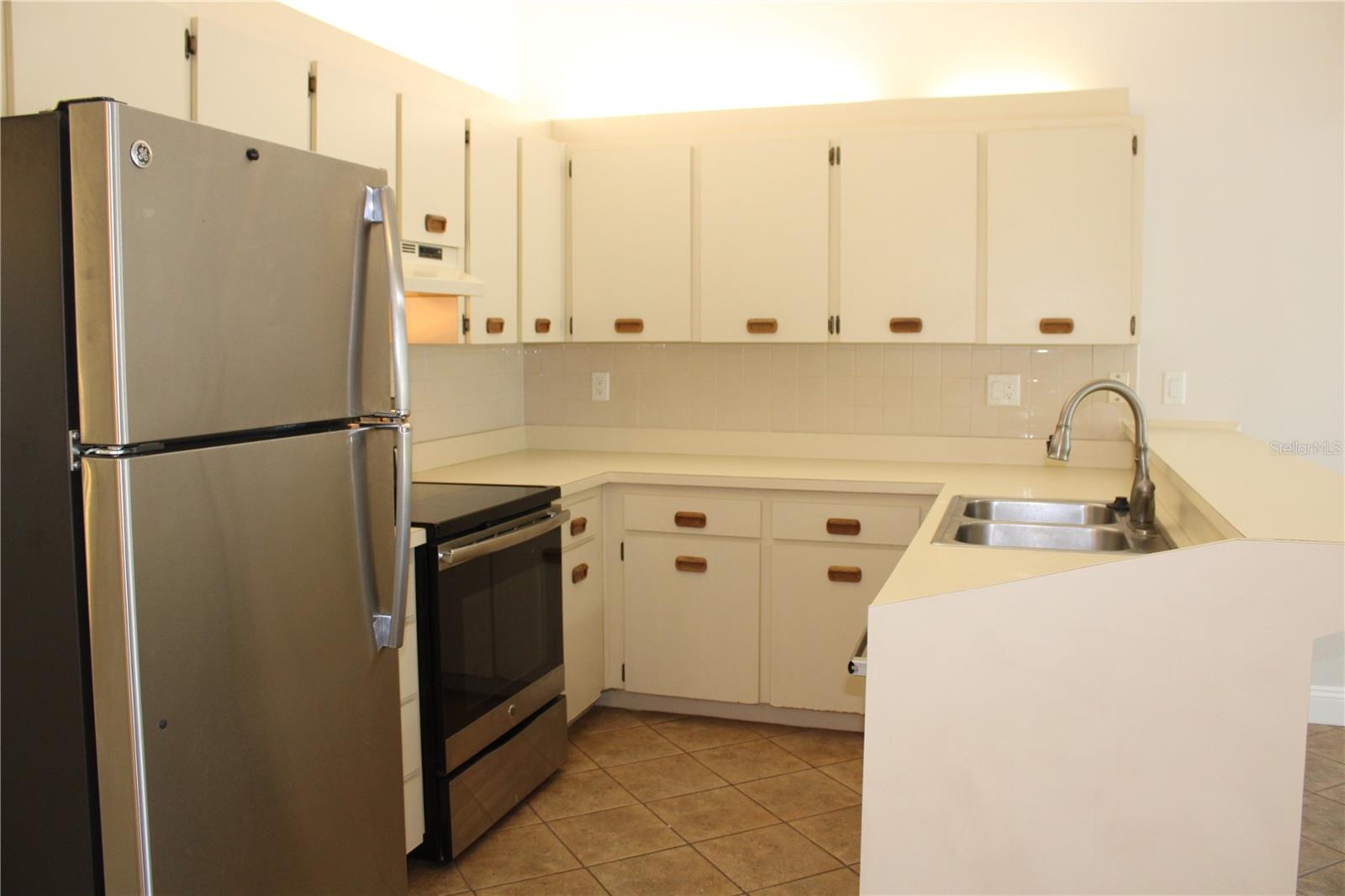 Image 3 of 17 For 3345 Crystal Court E E