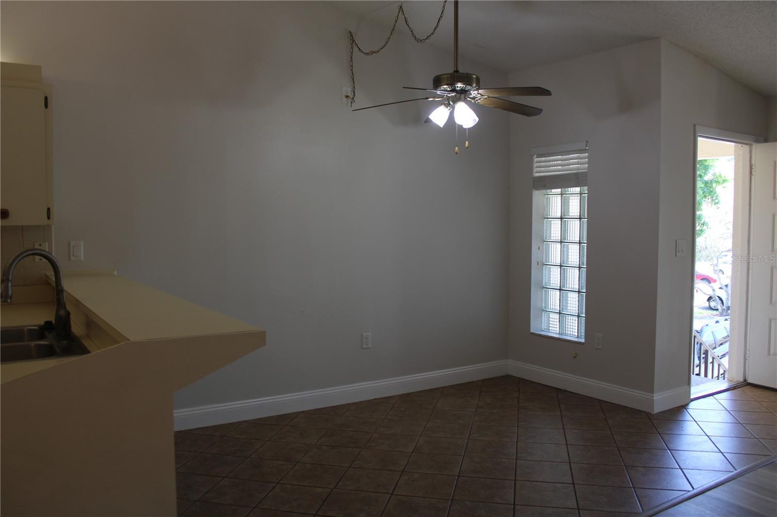 Image 4 of 17 For 3345 Crystal Court E E