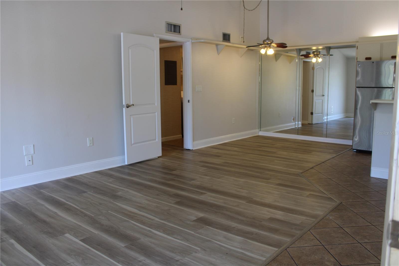 Image 5 of 17 For 3345 Crystal Court E E