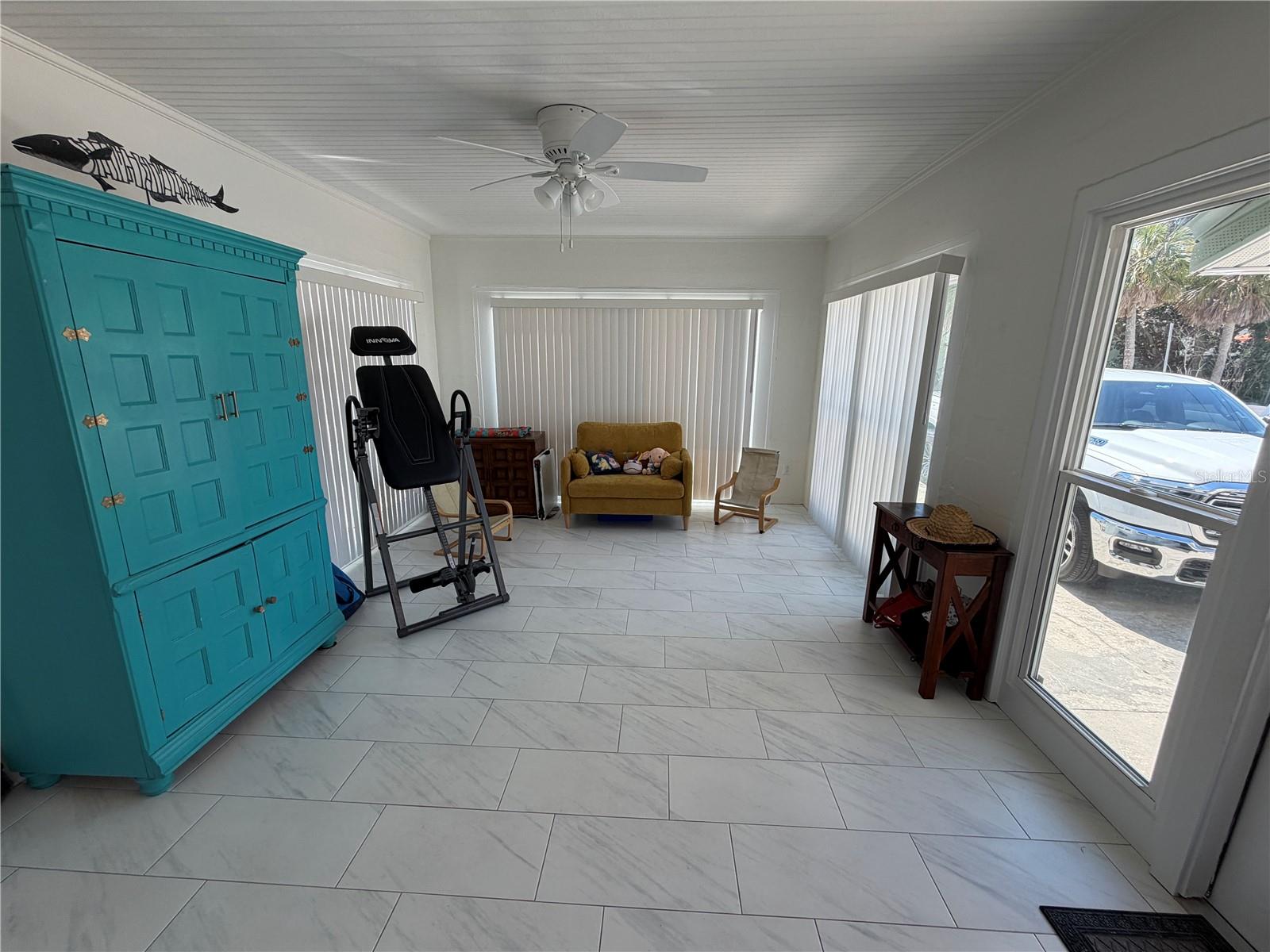 Image 11 of 49 For 850 Mandalay Avenue