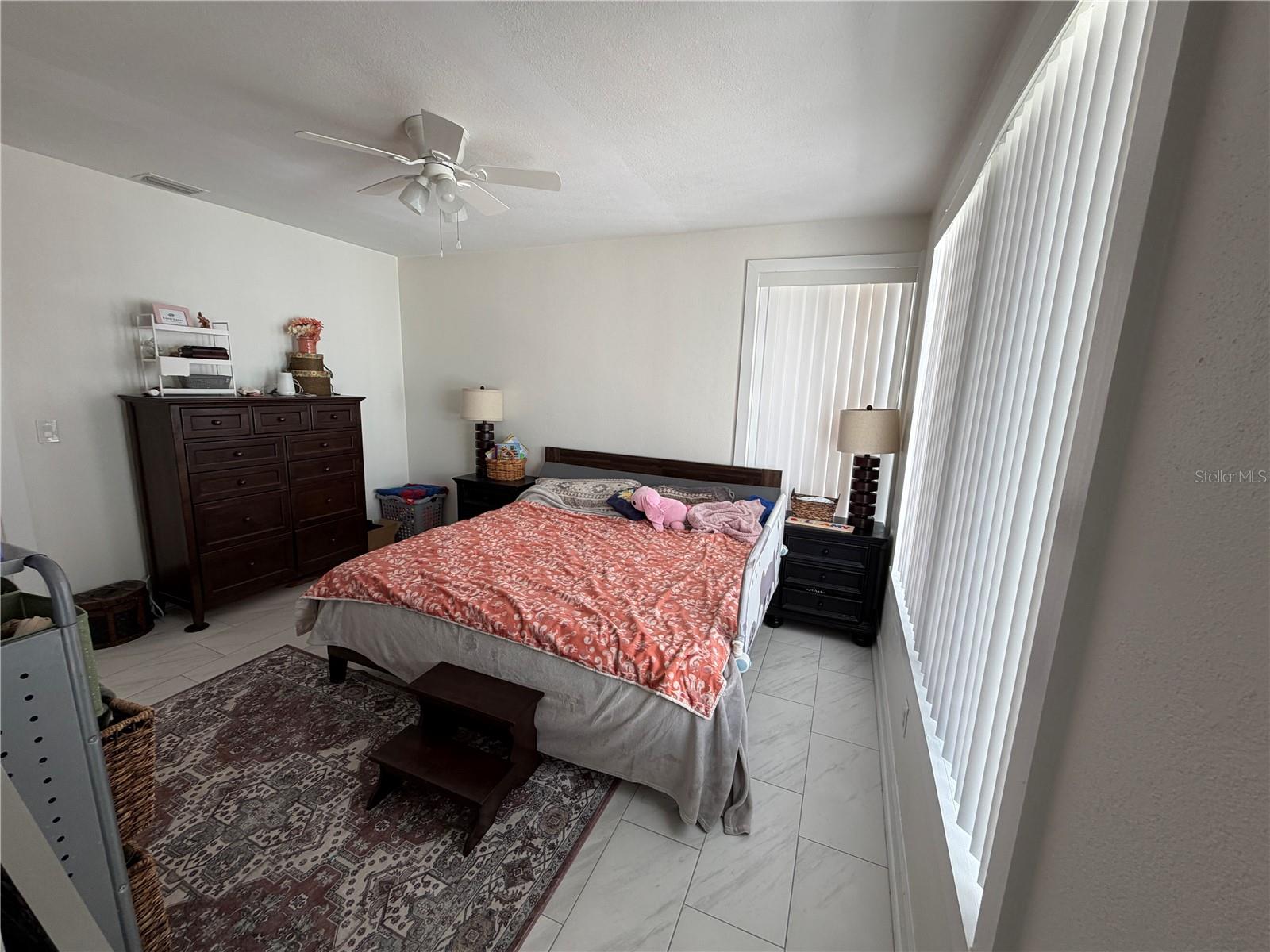 Image 24 of 49 For 850 Mandalay Avenue