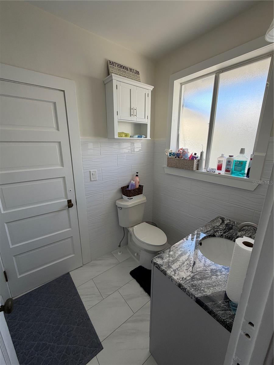 Image 29 of 49 For 850 Mandalay Avenue