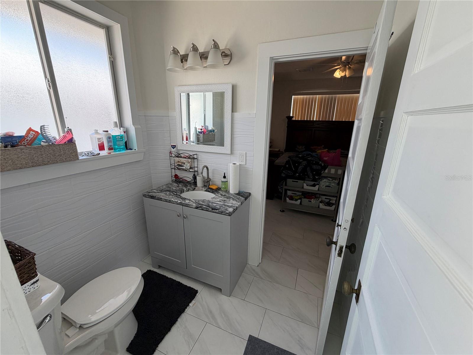 Image 32 of 49 For 850 Mandalay Avenue