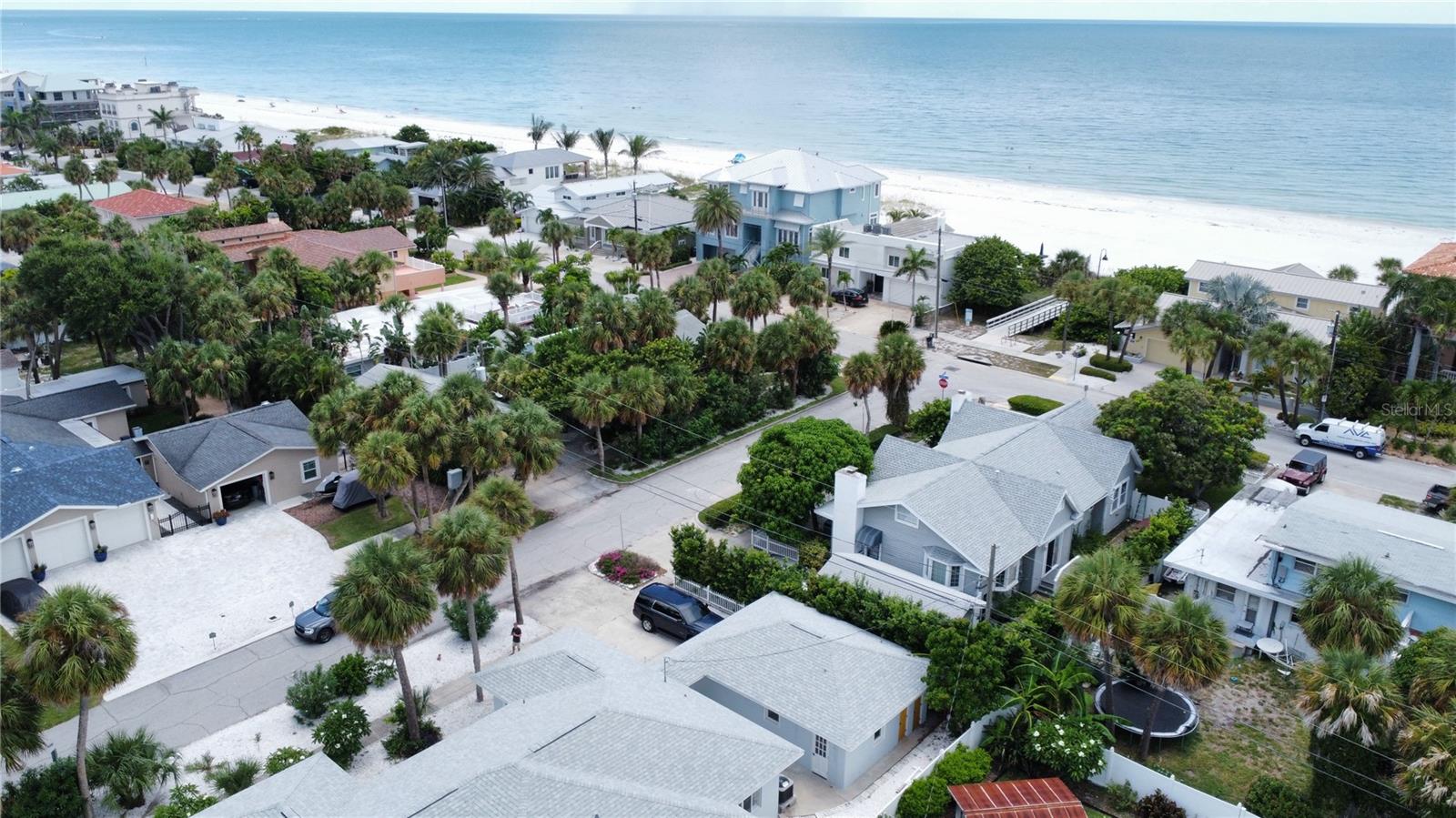 Image 42 of 49 For 850 Mandalay Avenue