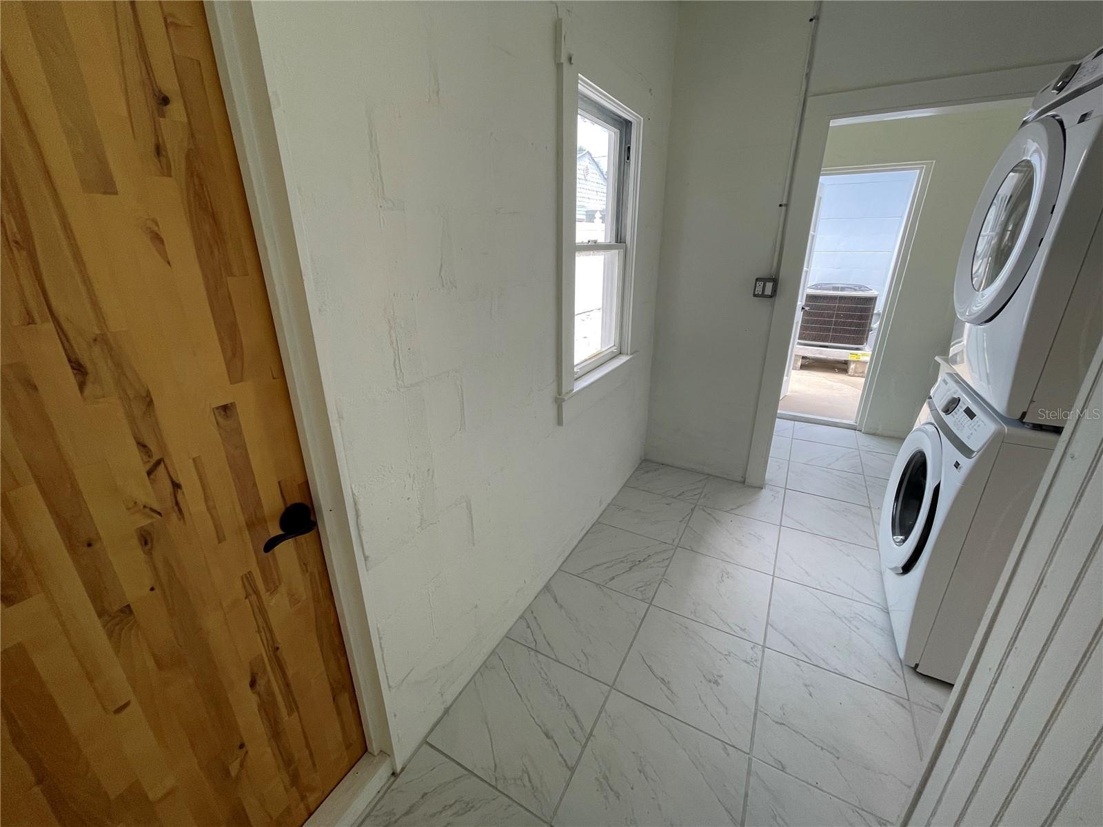 Image 48 of 49 For 850 Mandalay Avenue