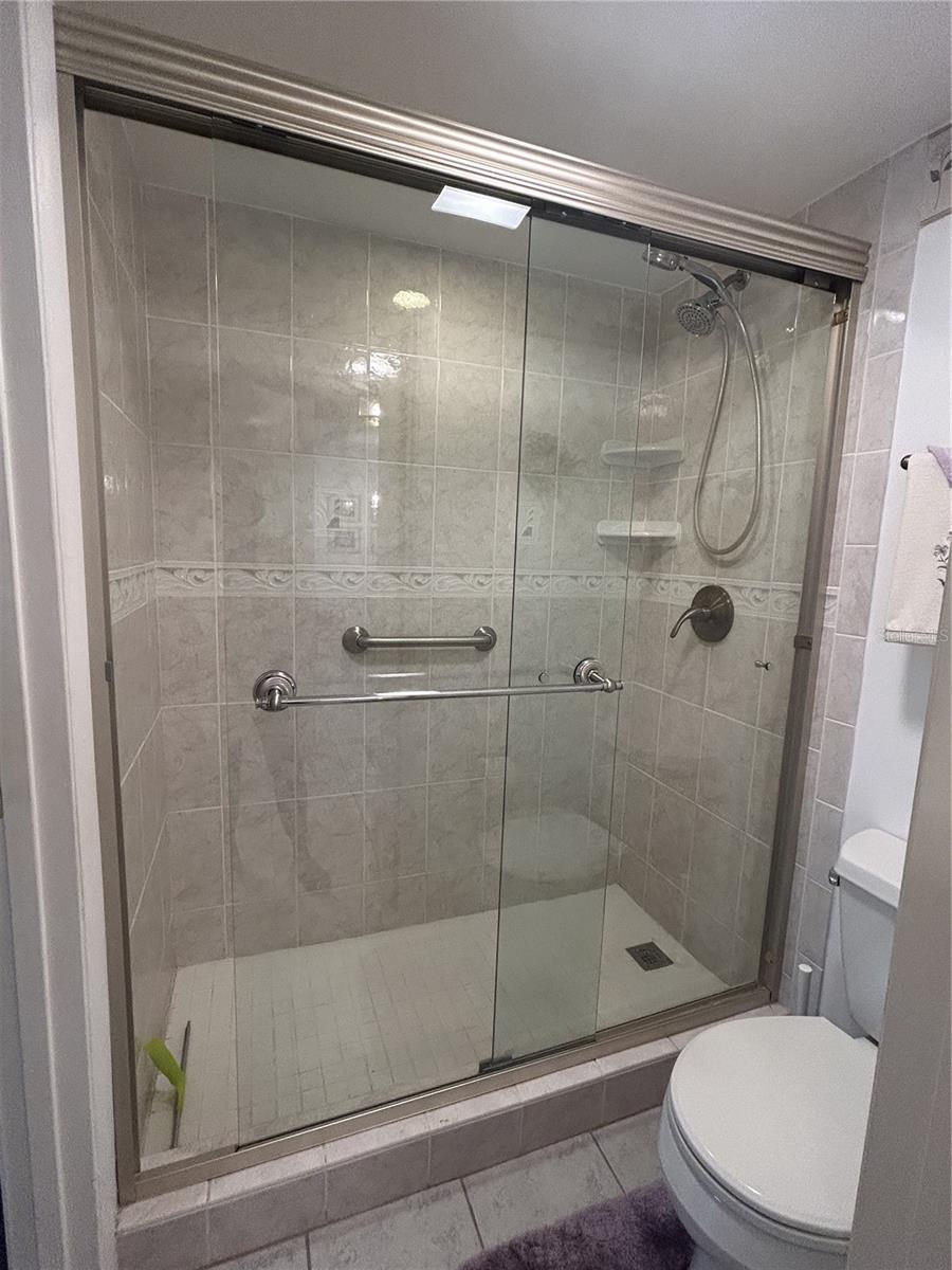 Image 24 of 48 For 11485 Oakhurst Road 200-318