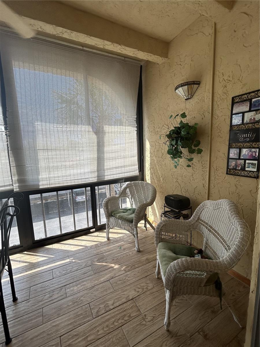 Image 30 of 48 For 11485 Oakhurst Road 200-318