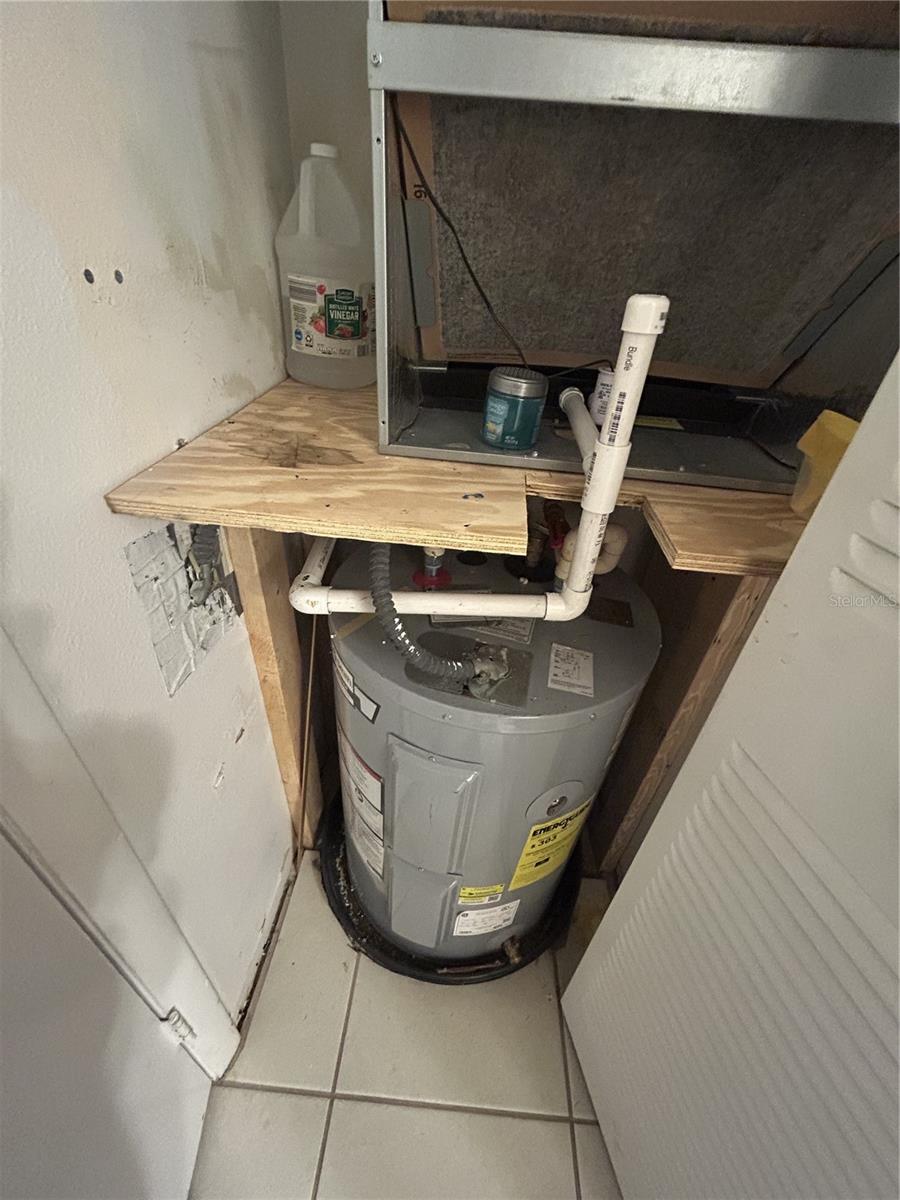 Image 33 of 48 For 11485 Oakhurst Road 200-318