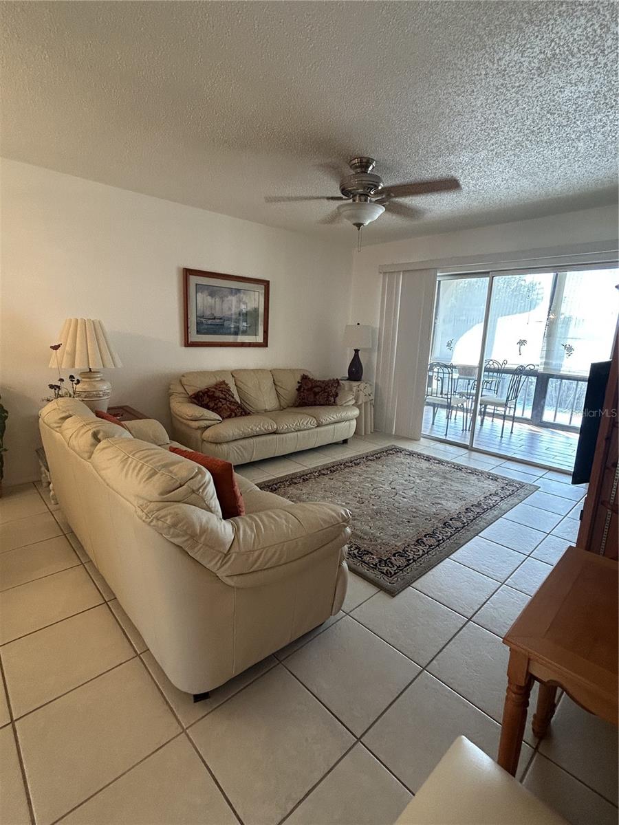 Image 5 of 48 For 11485 Oakhurst Road 200-318