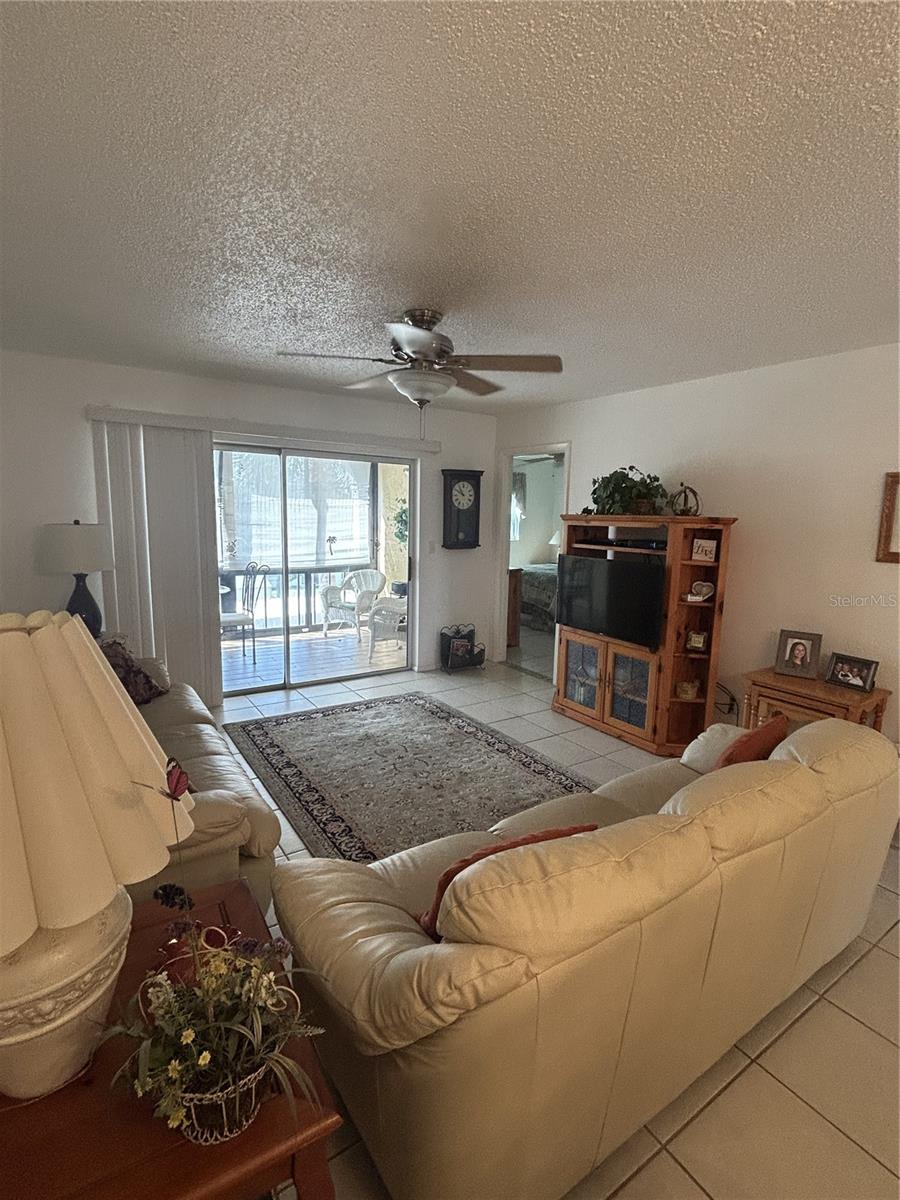 Image 8 of 48 For 11485 Oakhurst Road 200-318