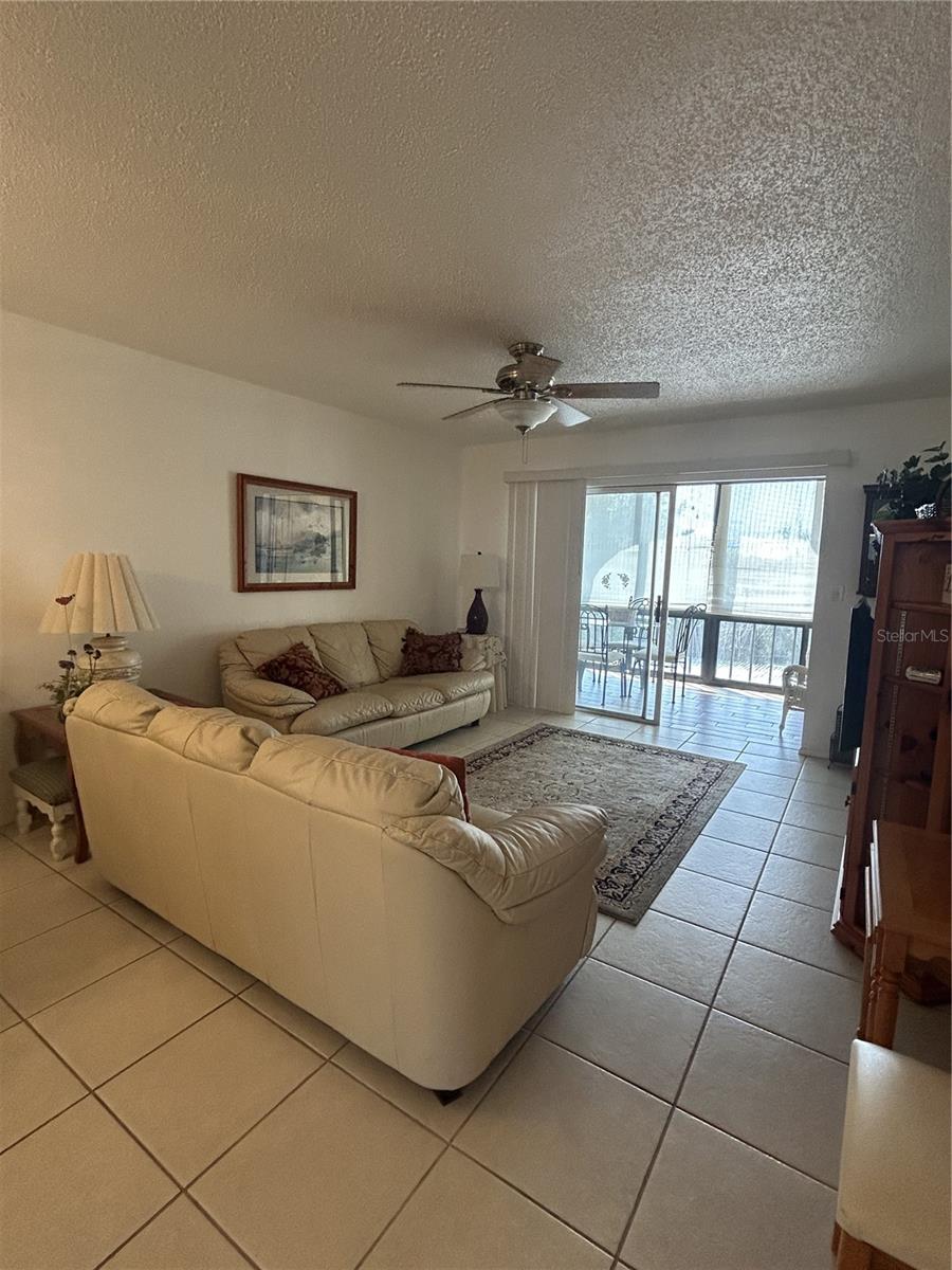 Image 9 of 48 For 11485 Oakhurst Road 200-318