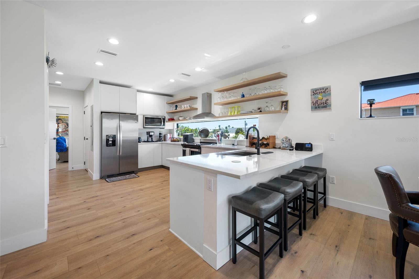 Image 12 of 62 For 2200 Bay Boulevard A