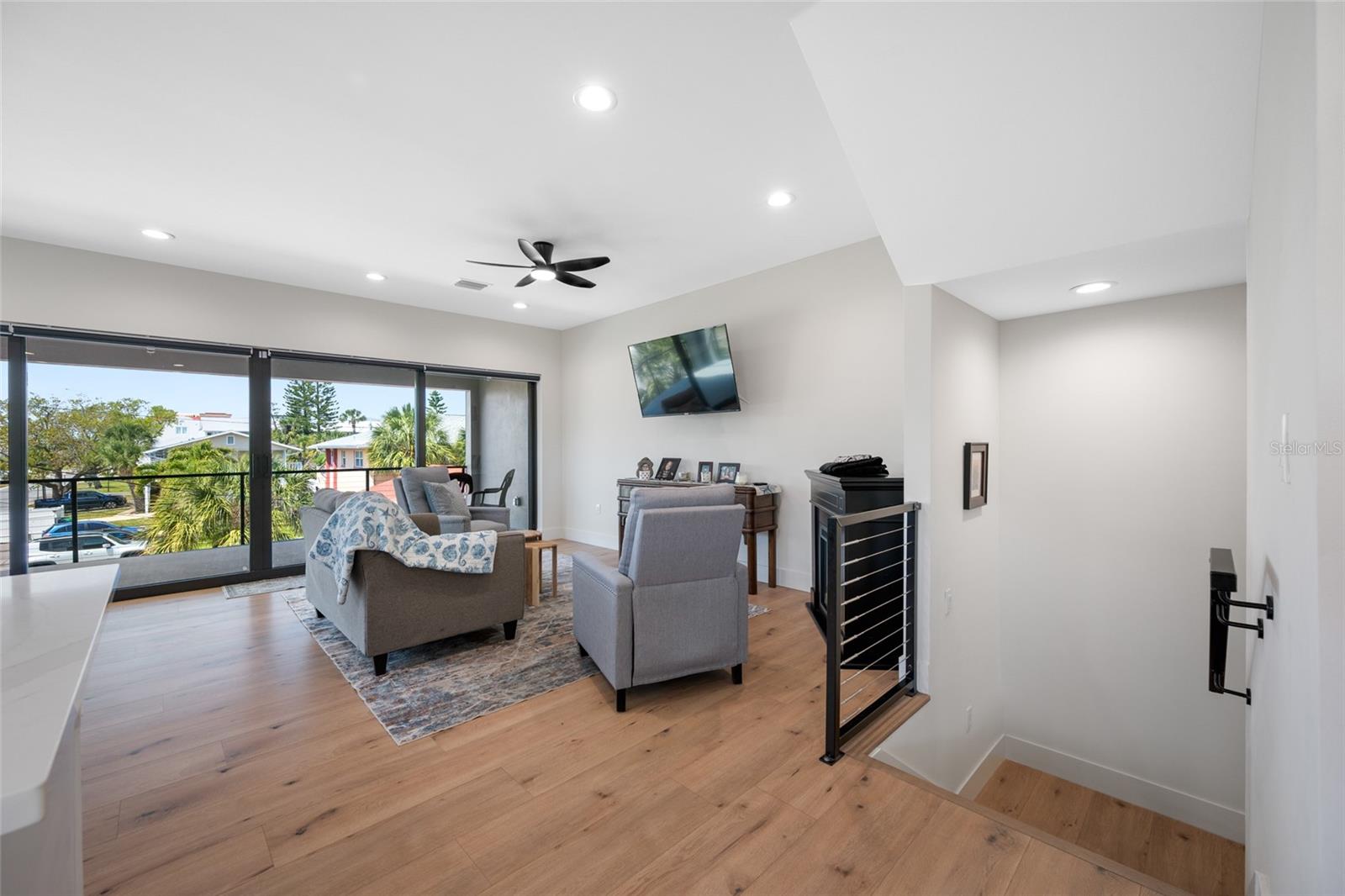 Image 20 of 62 For 2200 Bay Boulevard A